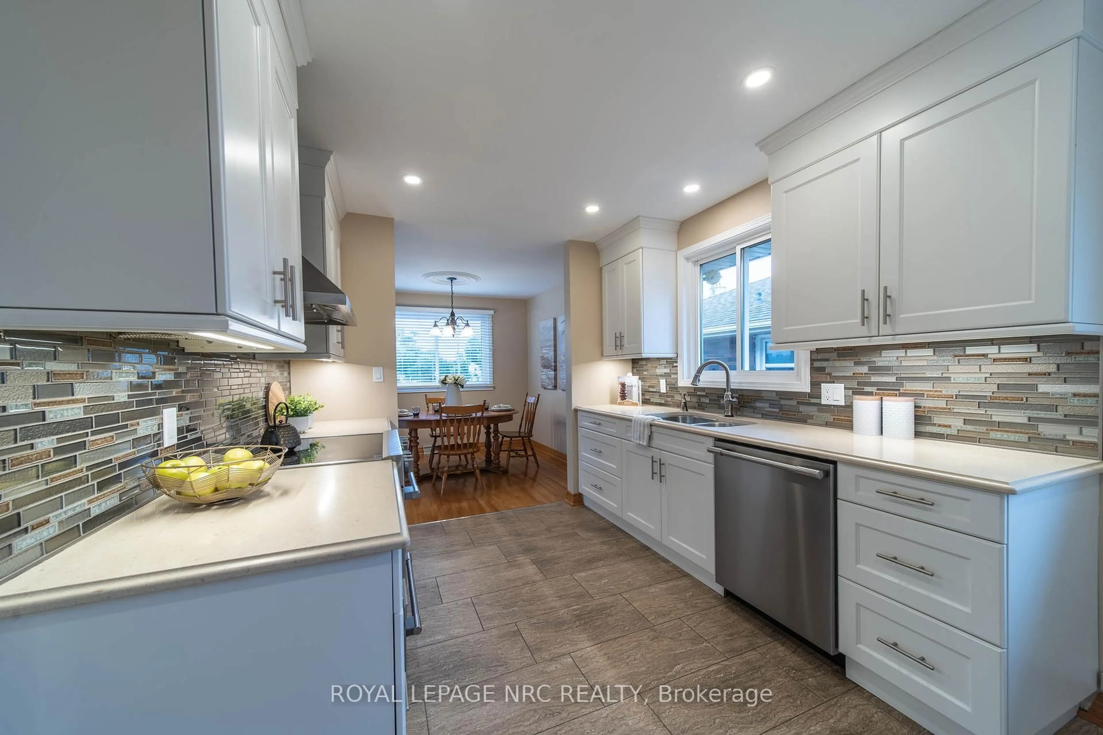 Open concept kitchen, ceramic/tile floor for 6246 Glengate St, Niagara Falls Ontario L2E 5S3