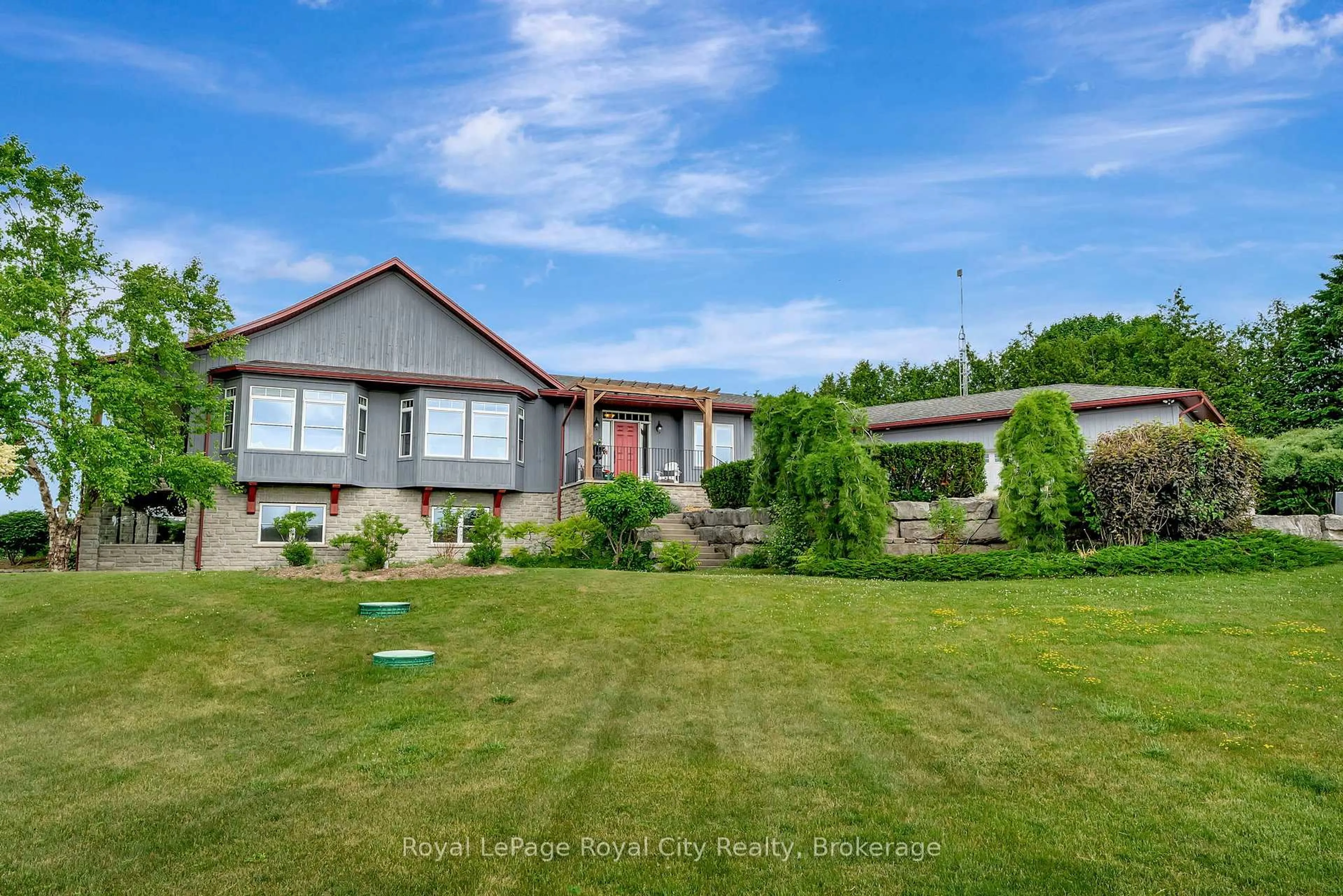 A pic from outside/outdoor area/front of a property/back of a property/a pic from drone, unknown for 7122 Gore Rd, Puslinch Ontario N0B 2J0