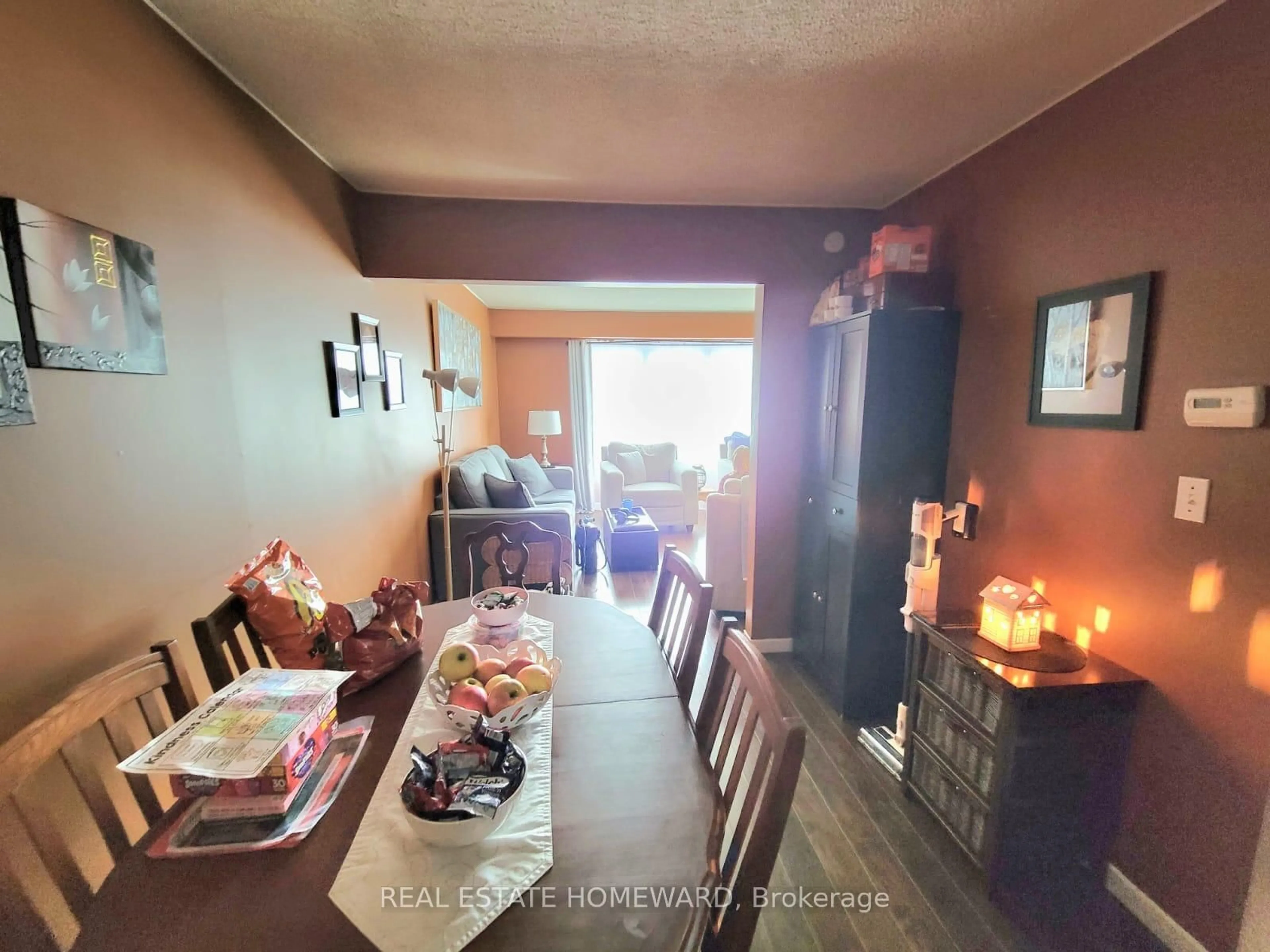 Dining room, unknown for 22 Nottingham St, Thorold Ontario L2V 4G1