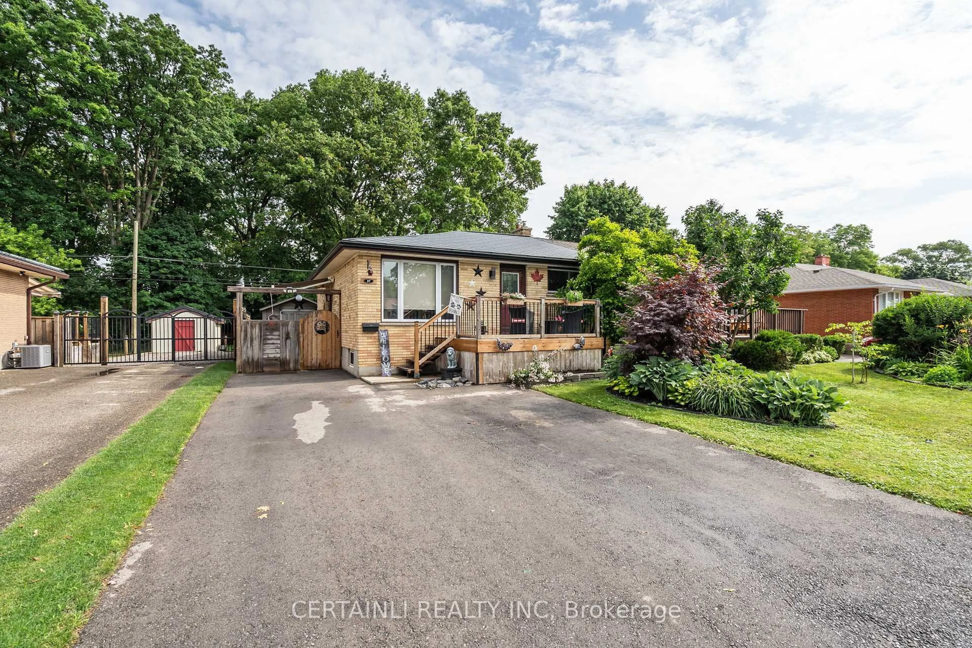 A pic from outside/outdoor area/front of a property/back of a property/a pic from drone, street for 97 Queenston Cres, London East Ontario N5W 1N7