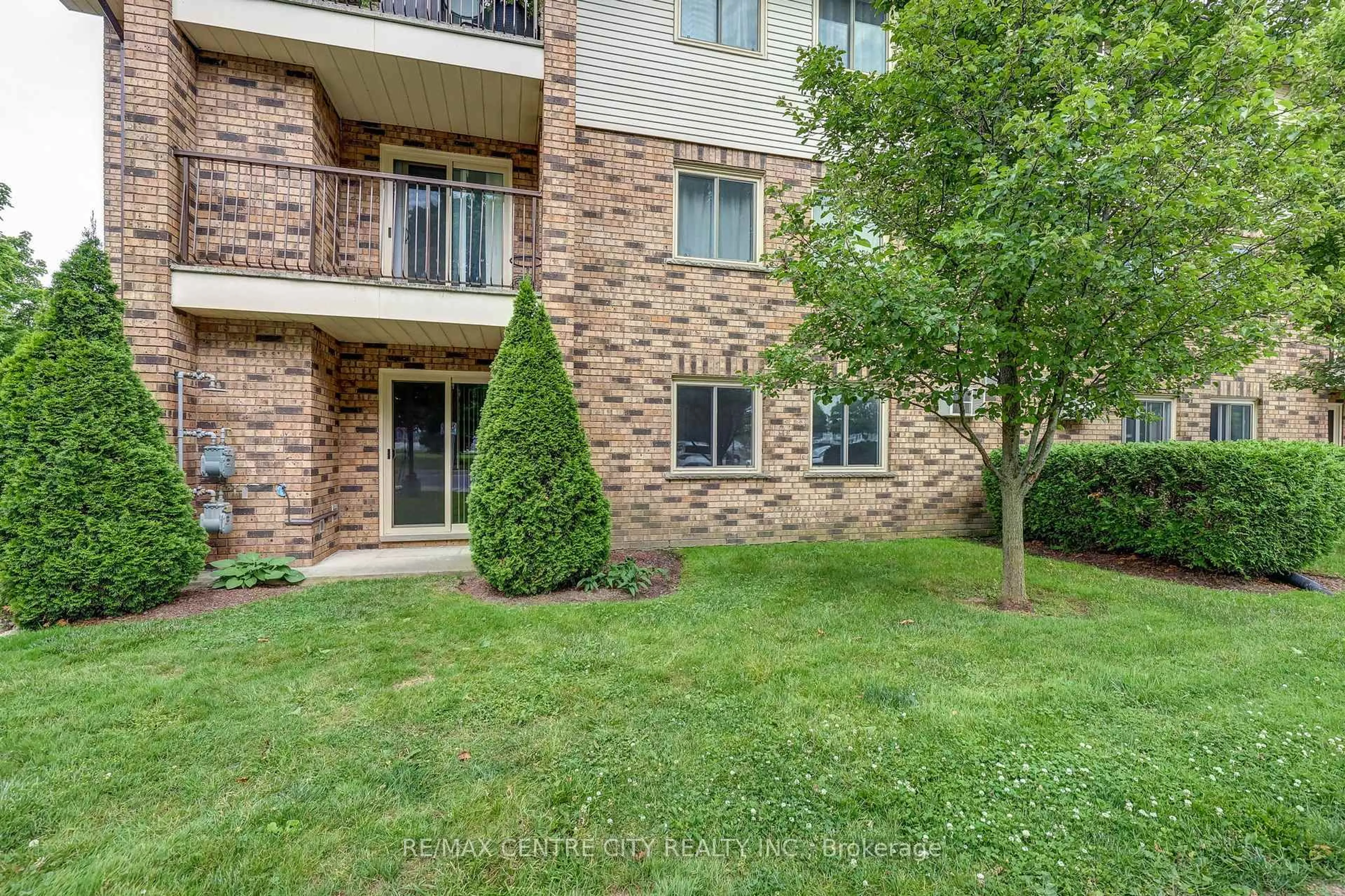 Patio, unknown for 440 Wellington St #118, St. Thomas Ontario N5R 5X5