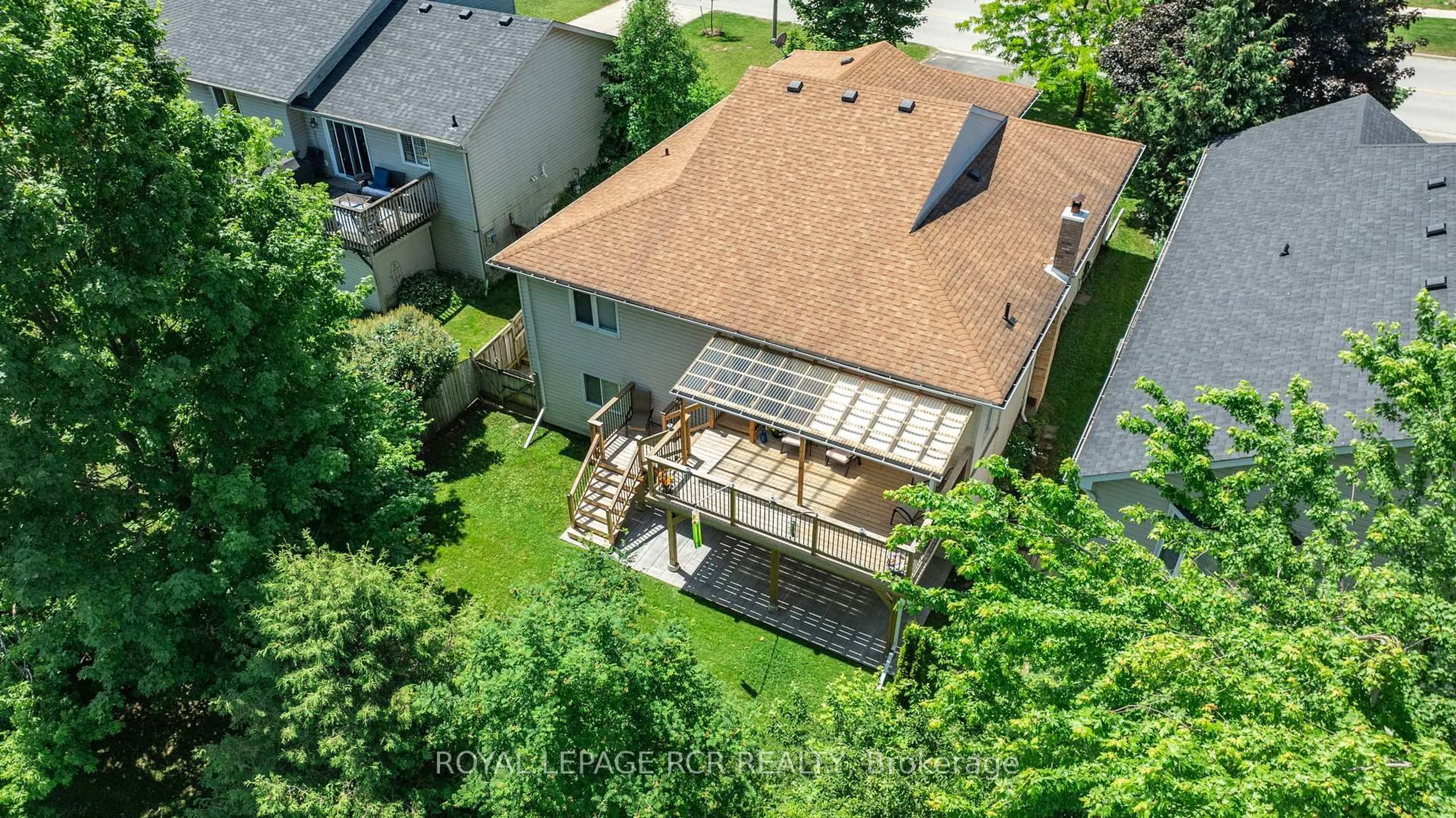 A pic from outside/outdoor area/front of a property/back of a property/a pic from drone, city buildings view from balcony for 441 Greenwood St, Shelburne Ontario L9V 3B1