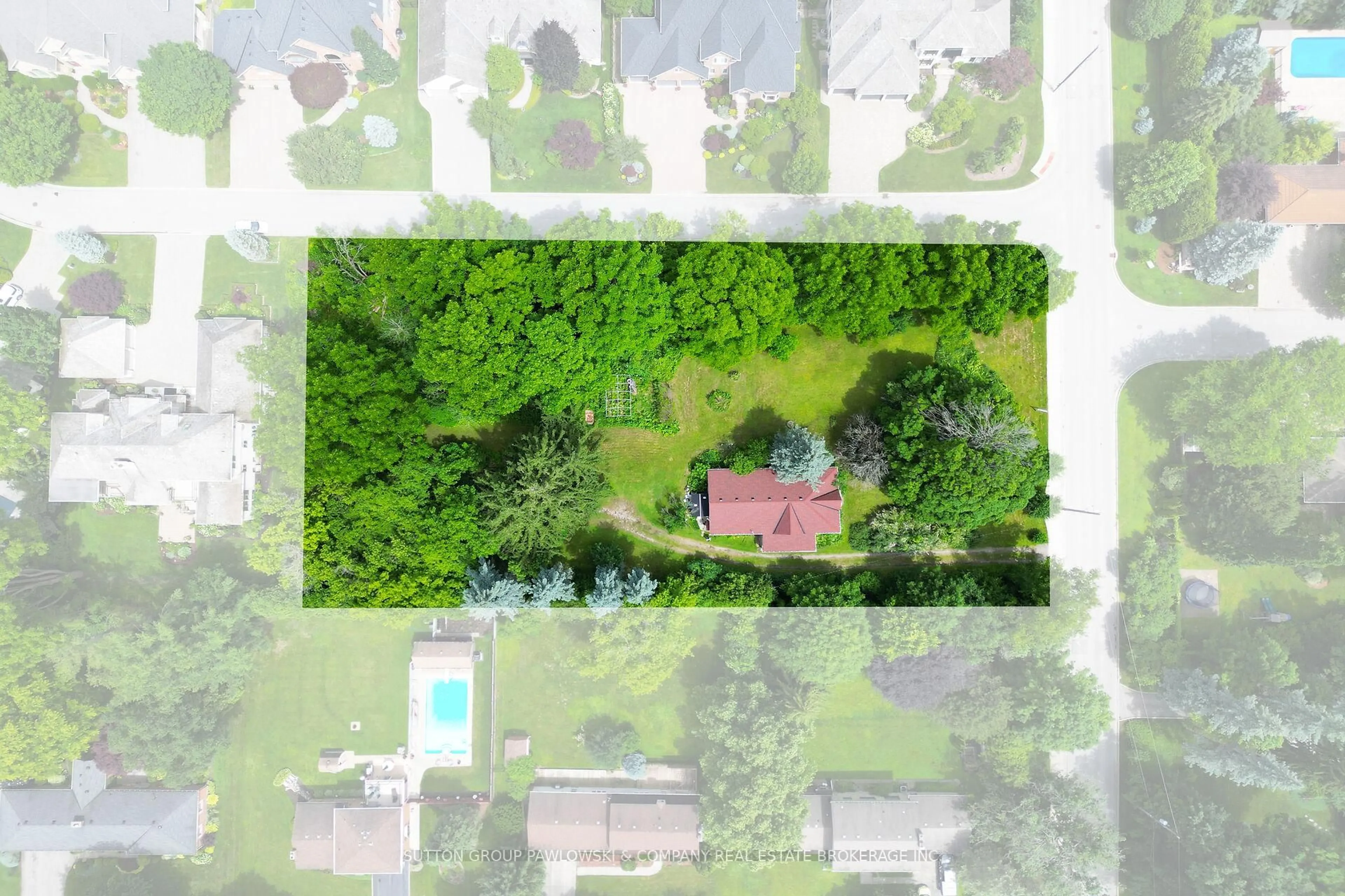 A pic from outside/outdoor area/front of a property/back of a property/a pic from drone, forest/trees view for 545 Westmount Dr, London South Ontario N6K 1X6