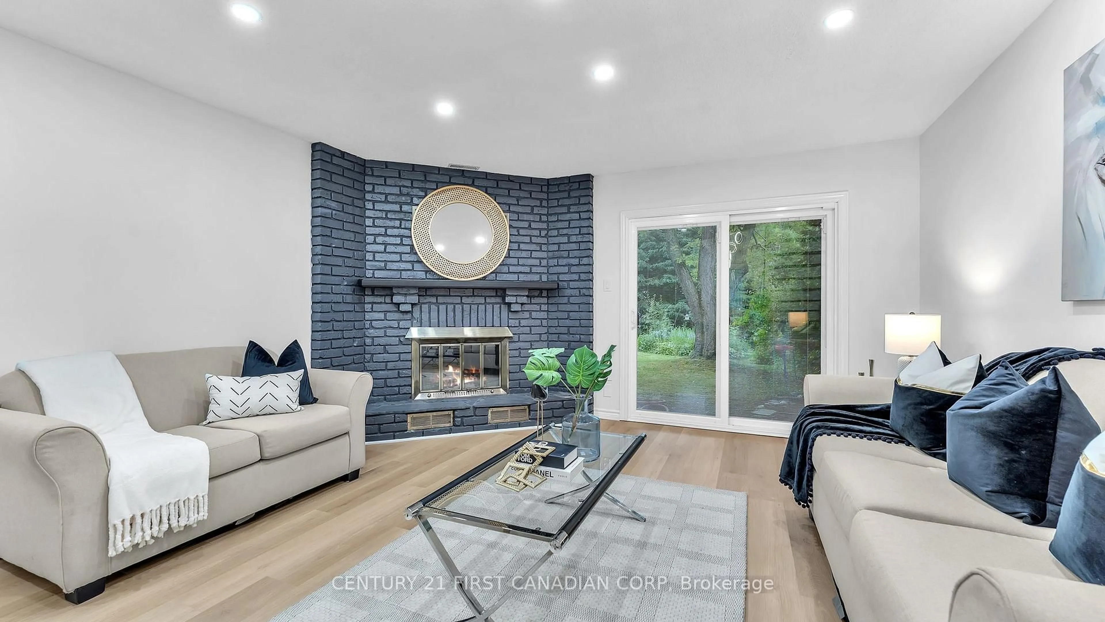Living room with furniture, unknown for 12 Edgehill Rd, London North Ontario N6G 2T1