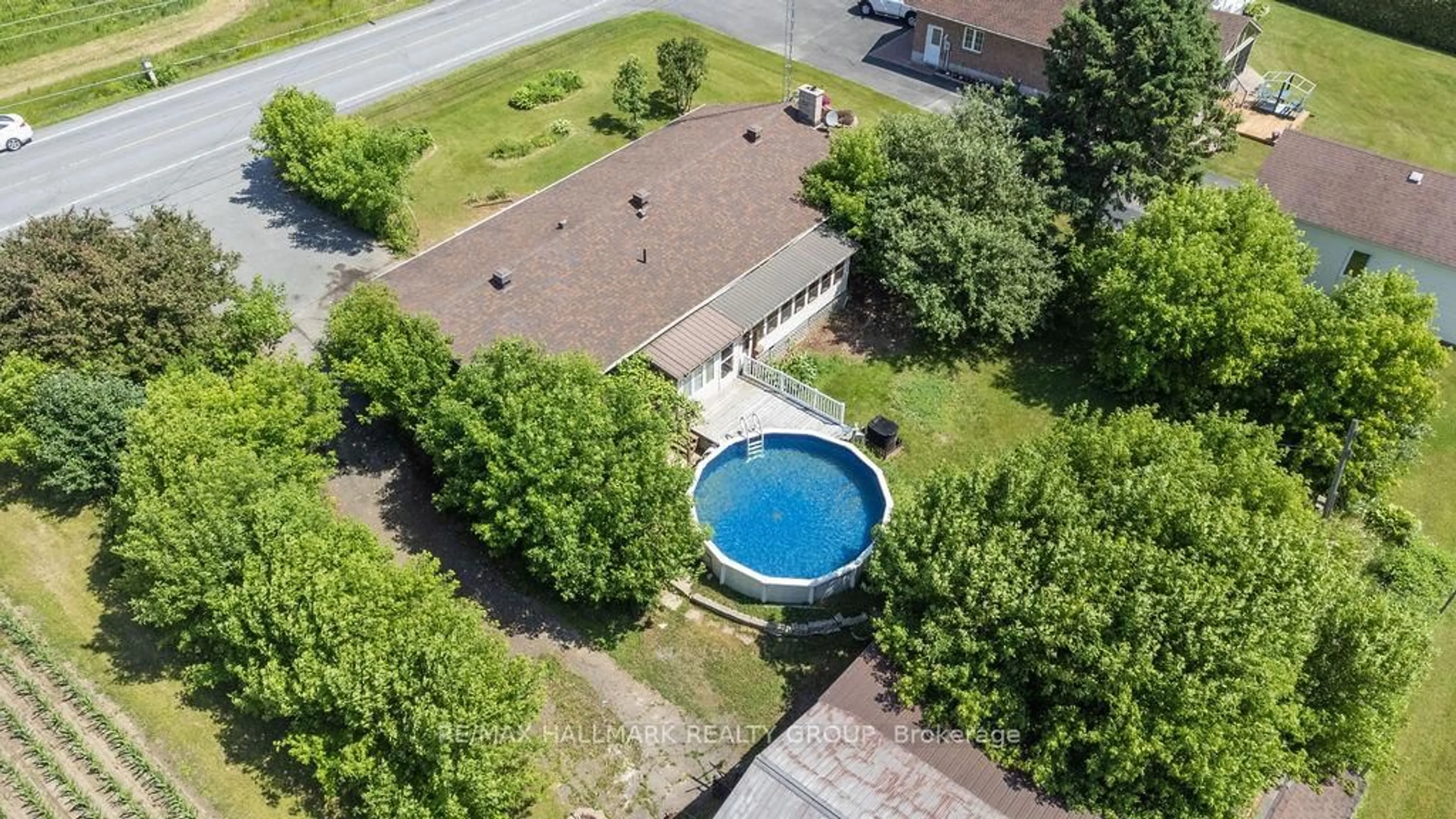 A pic from outside/outdoor area/front of a property/back of a property/a pic from drone, unknown for 1883 Calypso St, The Nation Ontario K0A 2M0