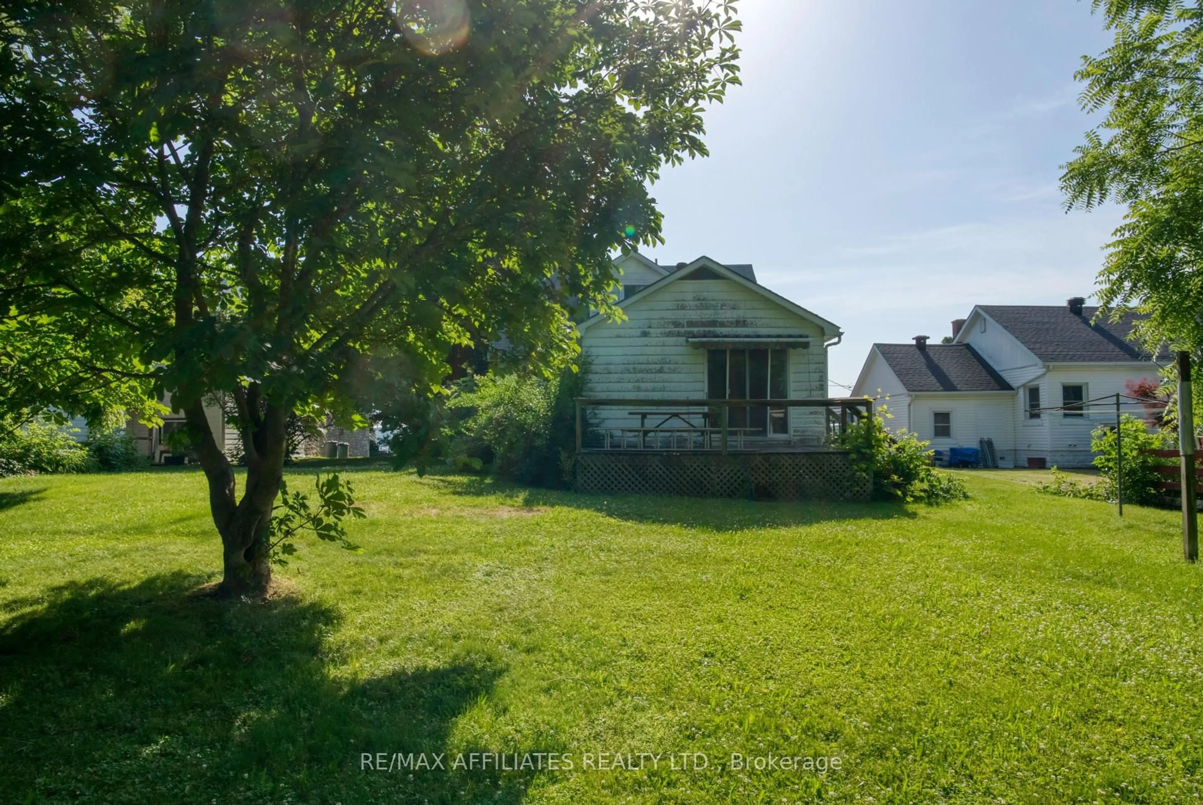 A pic from outside/outdoor area/front of a property/back of a property/a pic from drone, street for 42 Main St, Westport Ontario K0G 1X0