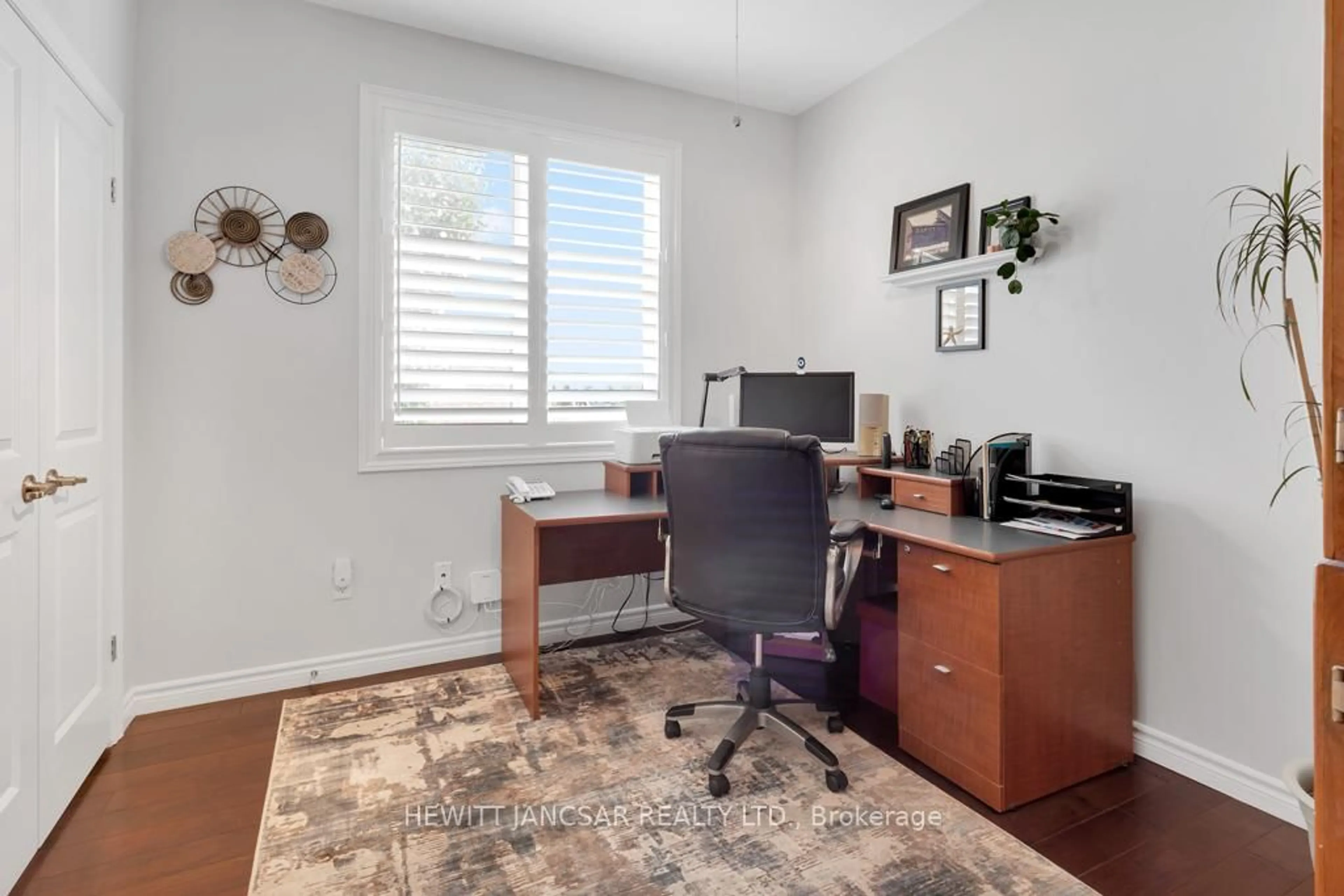A pic of a room for 6 Macneil Crt, Brant Ontario N3S 0G3