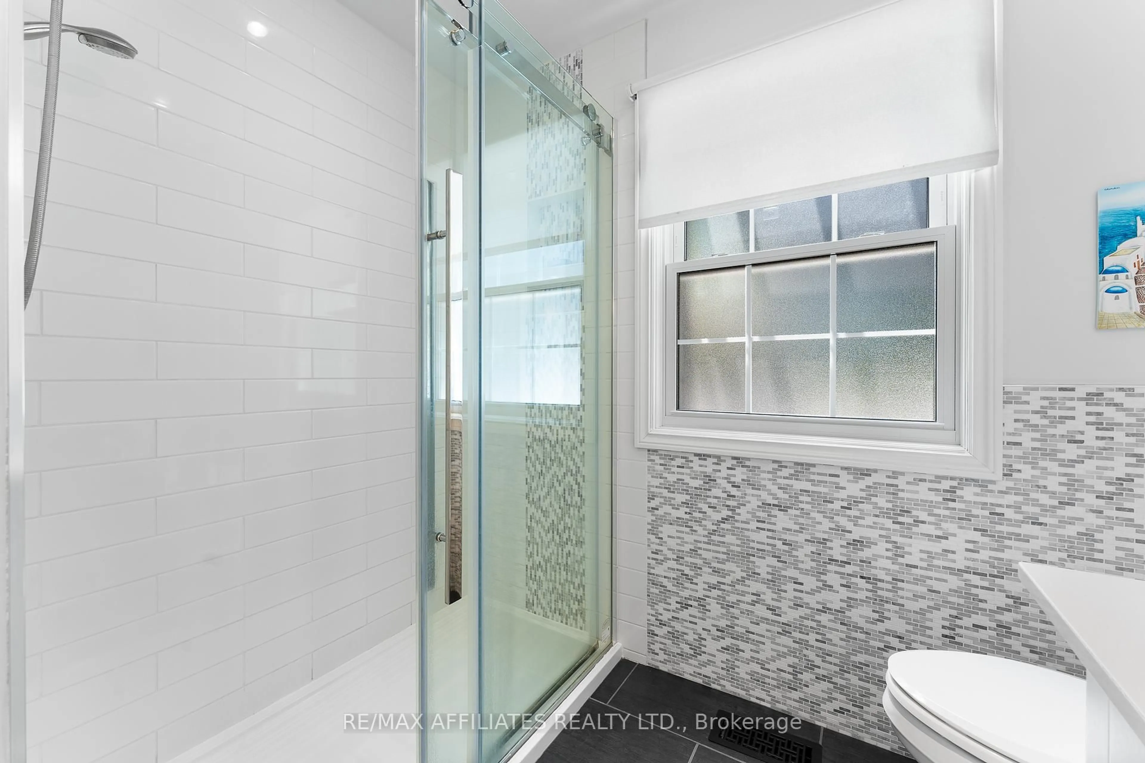 Contemporary bathroom, ceramic/tile floor for 190 Poole St, Arnprior Ontario K7S 1J2