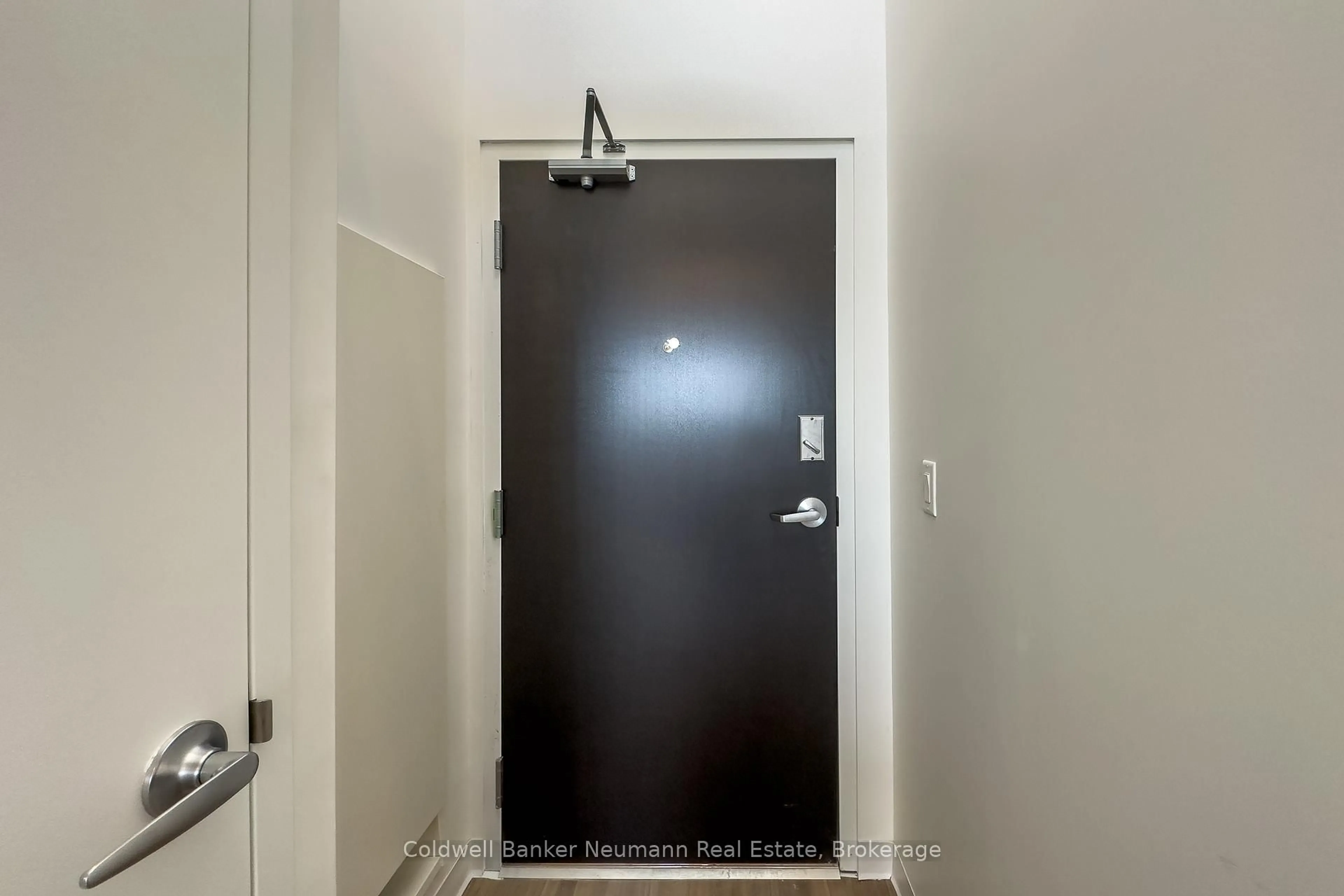 Indoor entryway for 120 Huron St #504, Guelph Ontario N1E 0T8