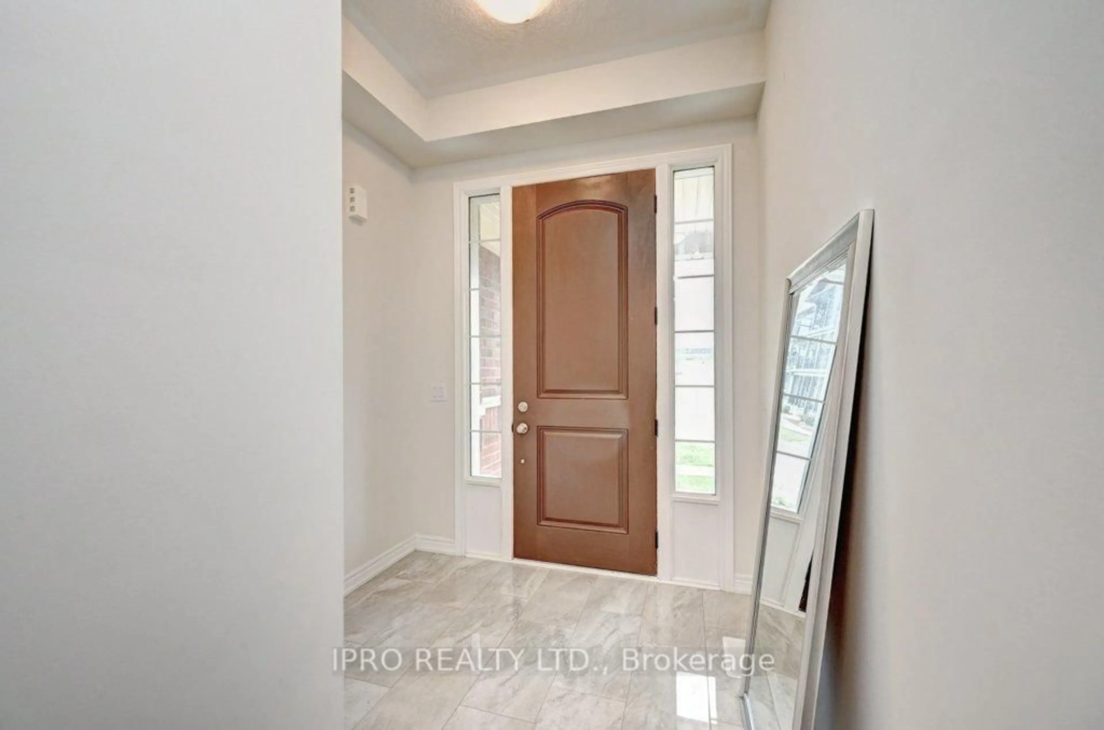 Indoor entryway for 624 Beckview Cres, Kitchener Ontario N2R 0R4