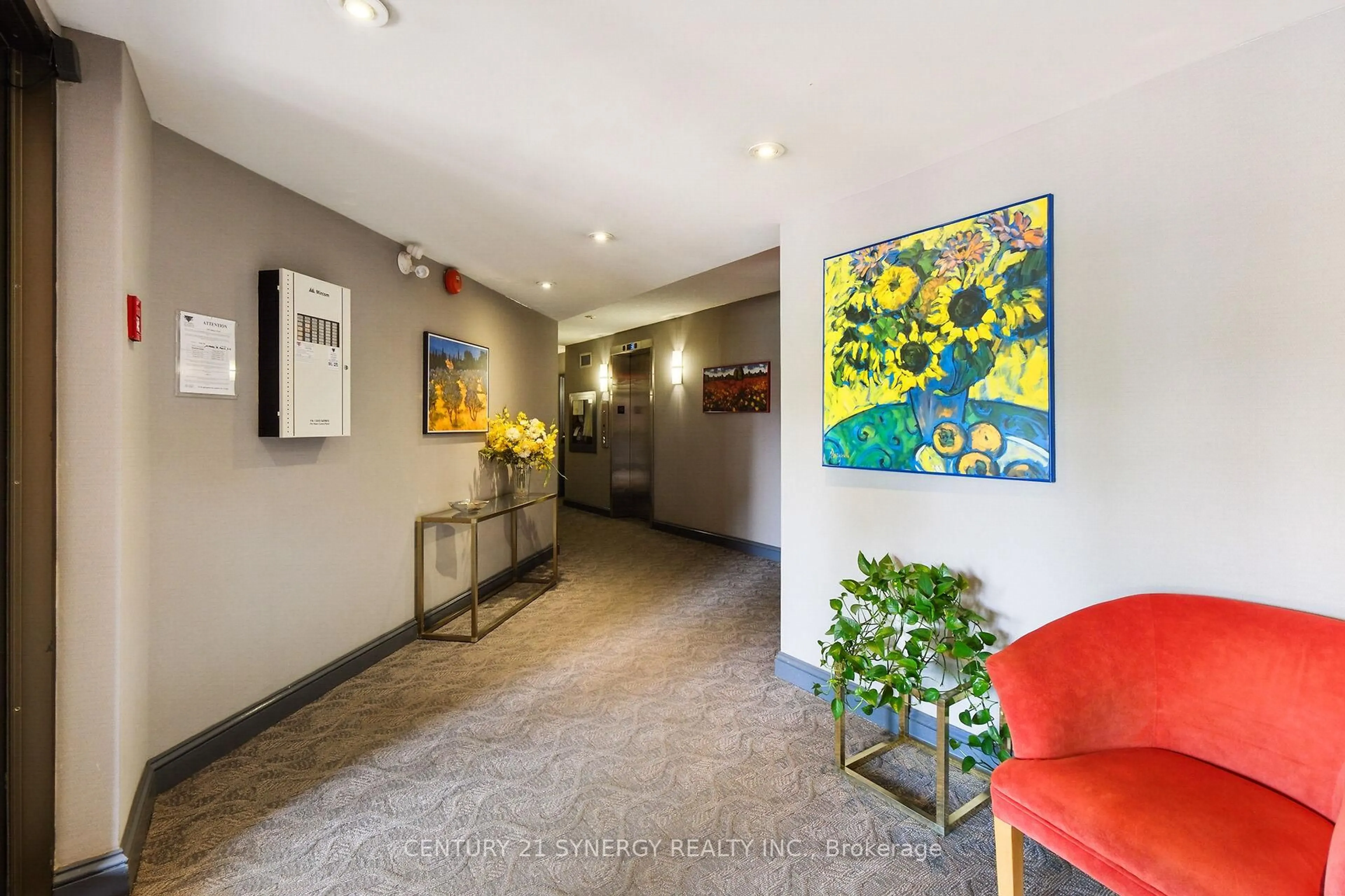 Lobby for 295 Gilmour St #104, Ottawa Ontario K2P 0P7