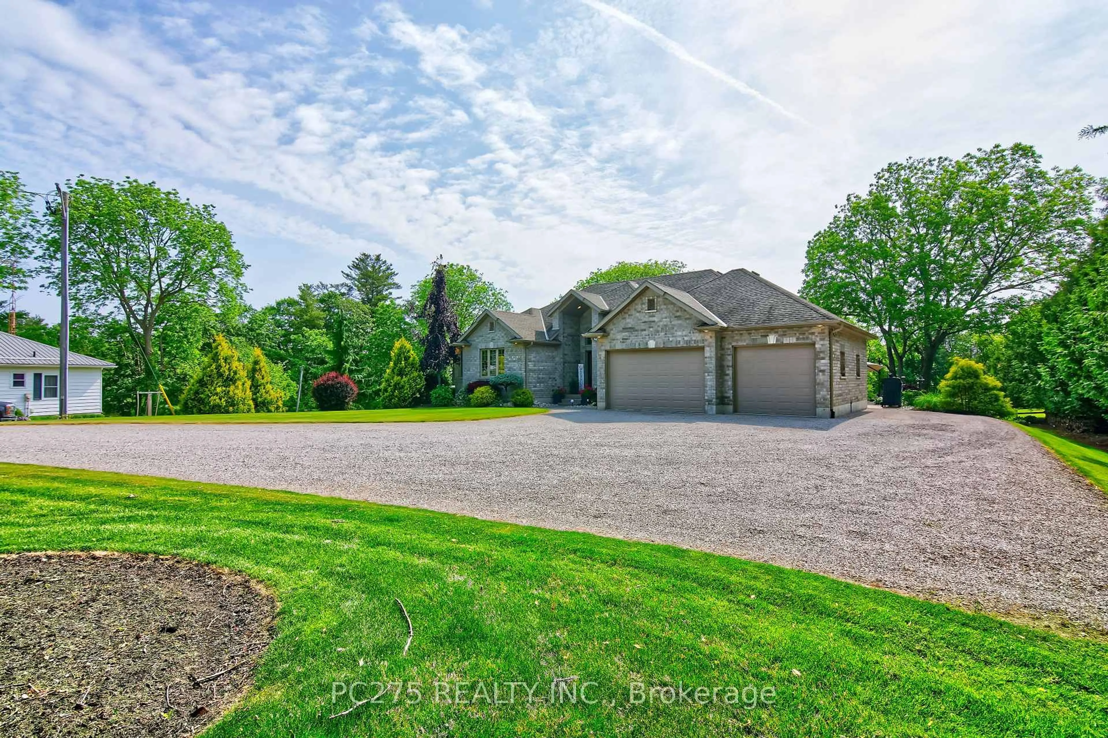 A pic from outside/outdoor area/front of a property/back of a property/a pic from drone, water/lake/river/ocean view for 9442 Richmond Rd, Bayham Ontario N5H 2R1