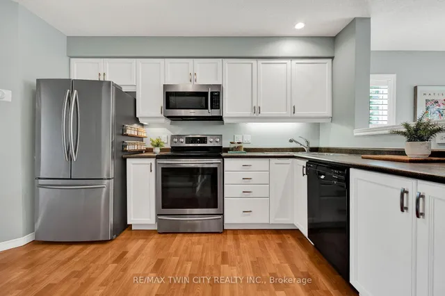 Additional image 21 of 162 EVERGLADE Cres