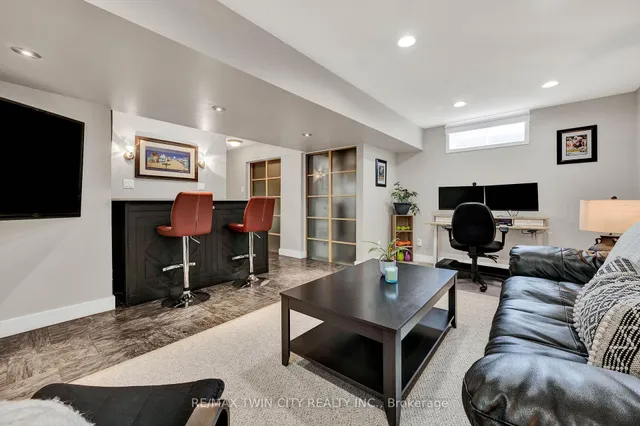 Additional image 11 of 162 EVERGLADE Cres