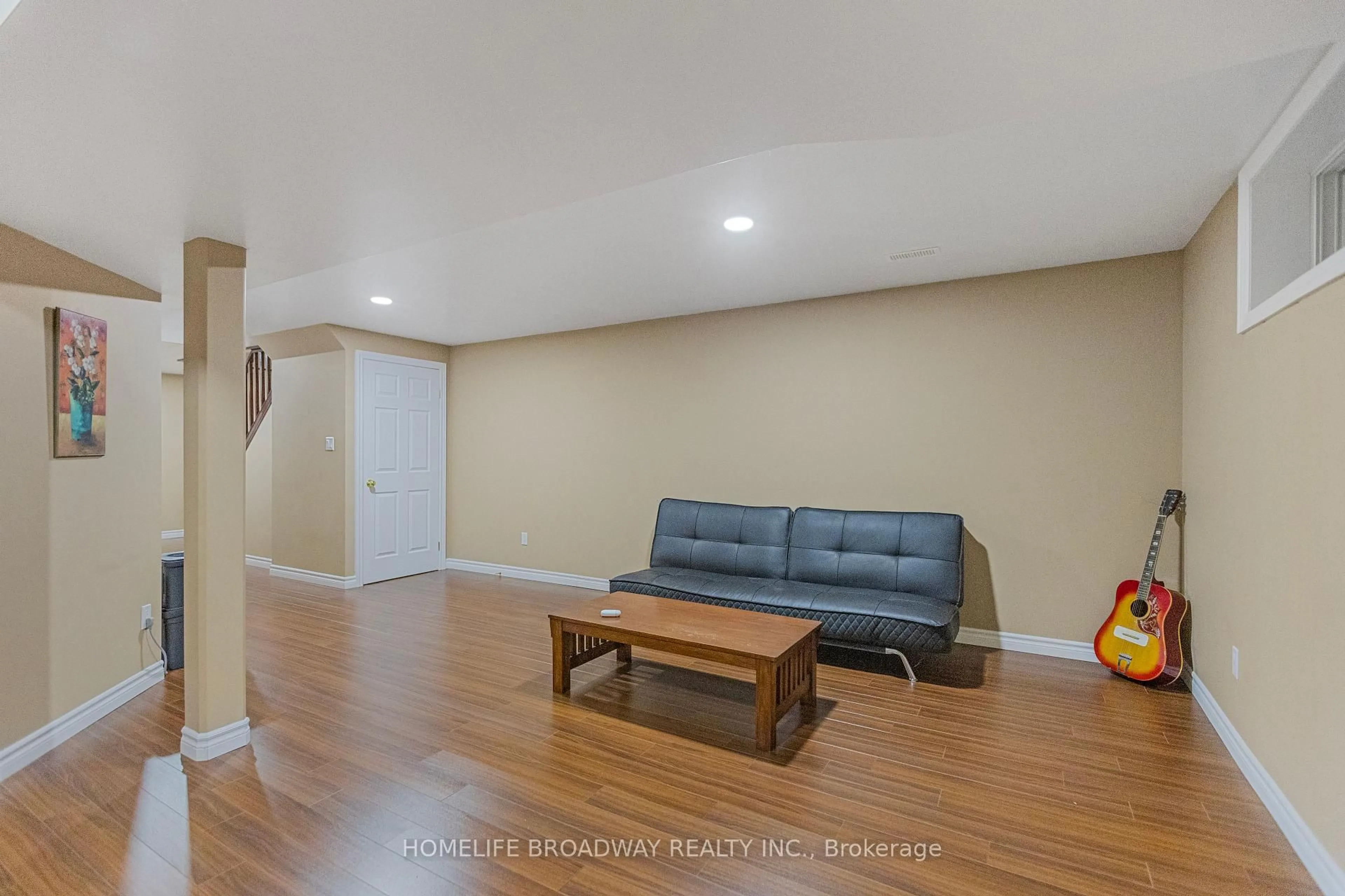 Living room with furniture, unknown for 752 Paris Blvd, Waterloo Ontario N2T 2Y1