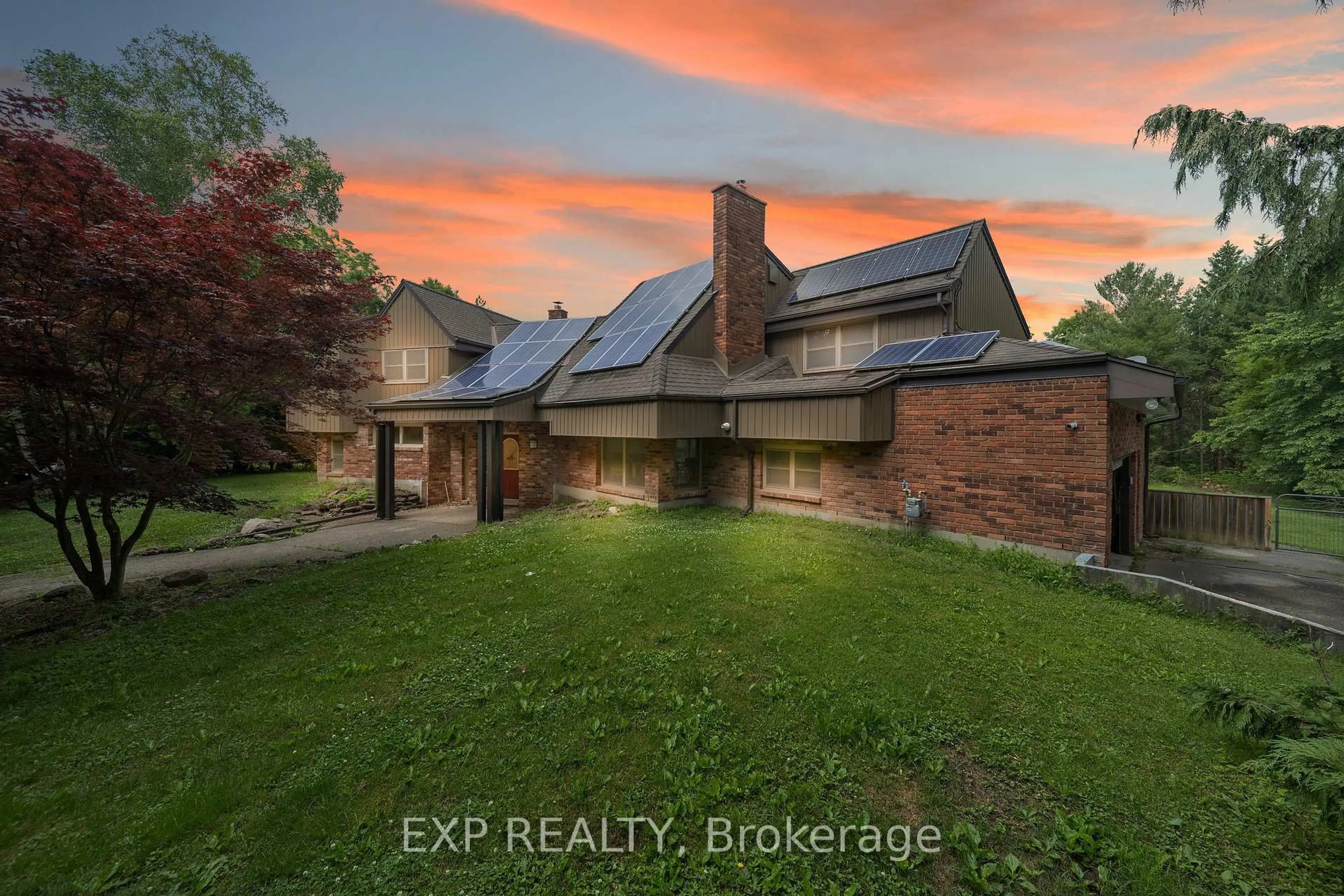A pic from outside/outdoor area/front of a property/back of a property/a pic from drone, unknown for 30622 Hungry Hollow Rd, Lambton Shores Ontario N0M 1B0