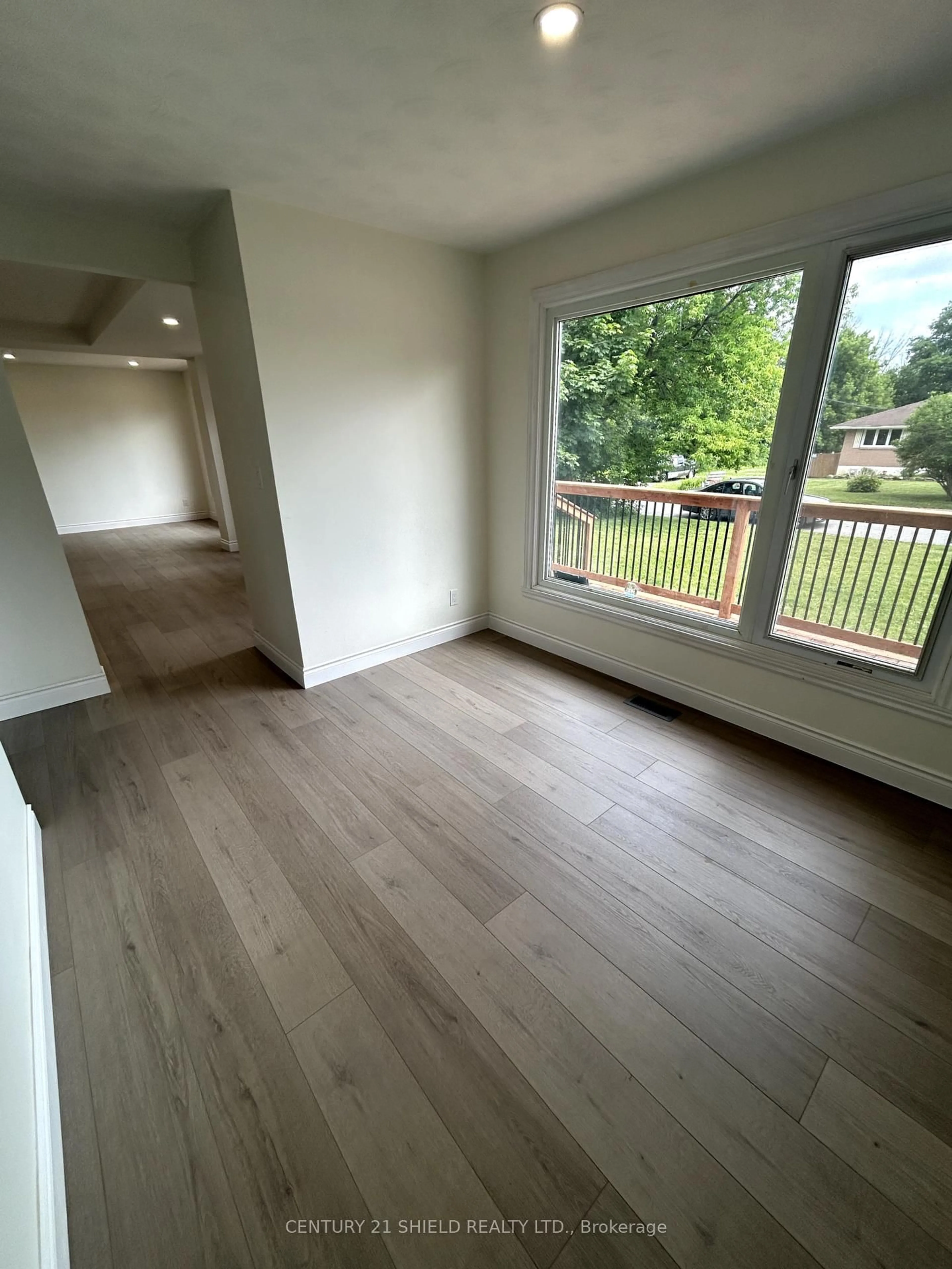 A pic of a room for 1514 Frances Ann Ave, Cornwall Ontario K6H 2L2
