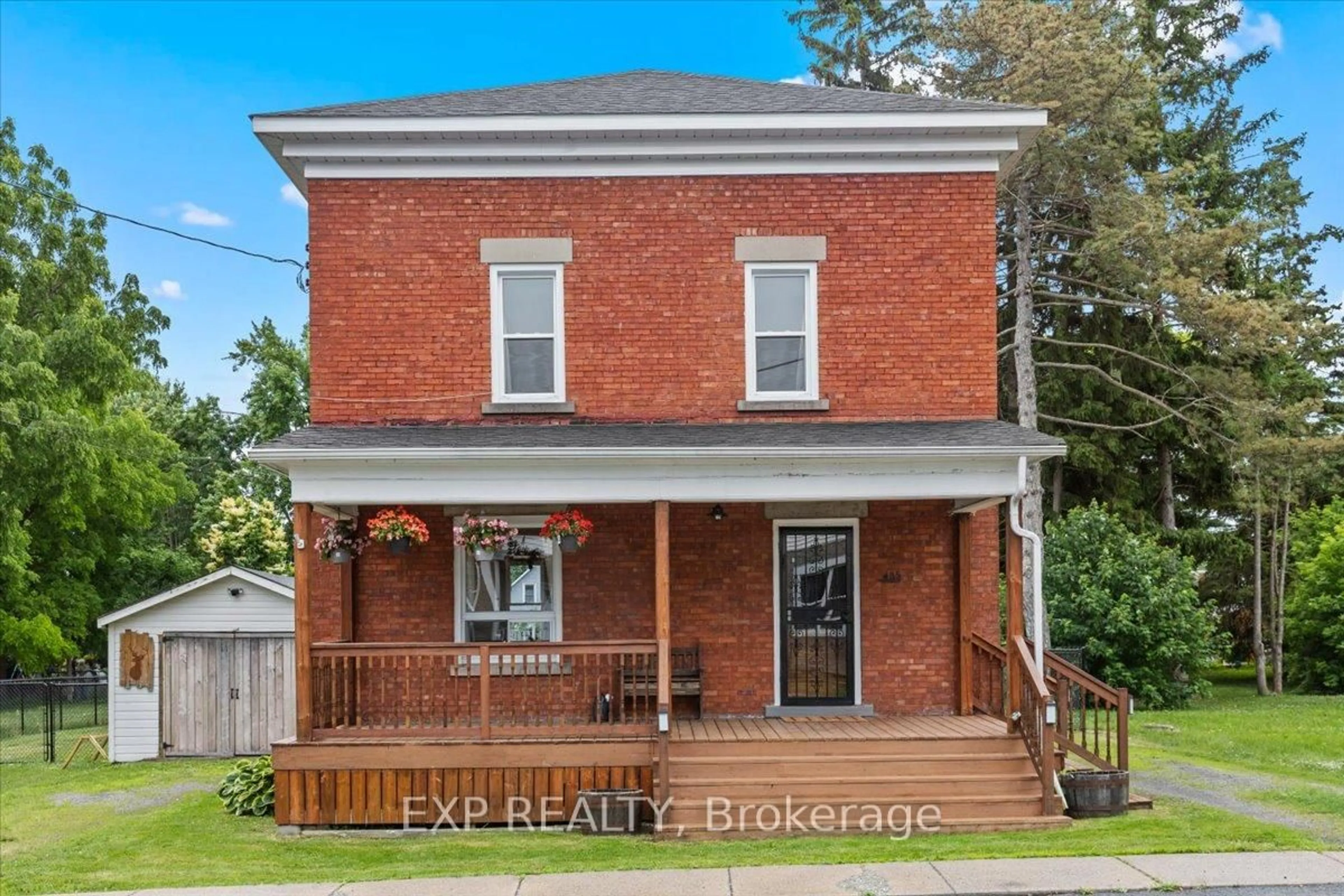 Home with brick exterior material, building for 485 Victoria St, North Dundas Ontario K0C 2K0