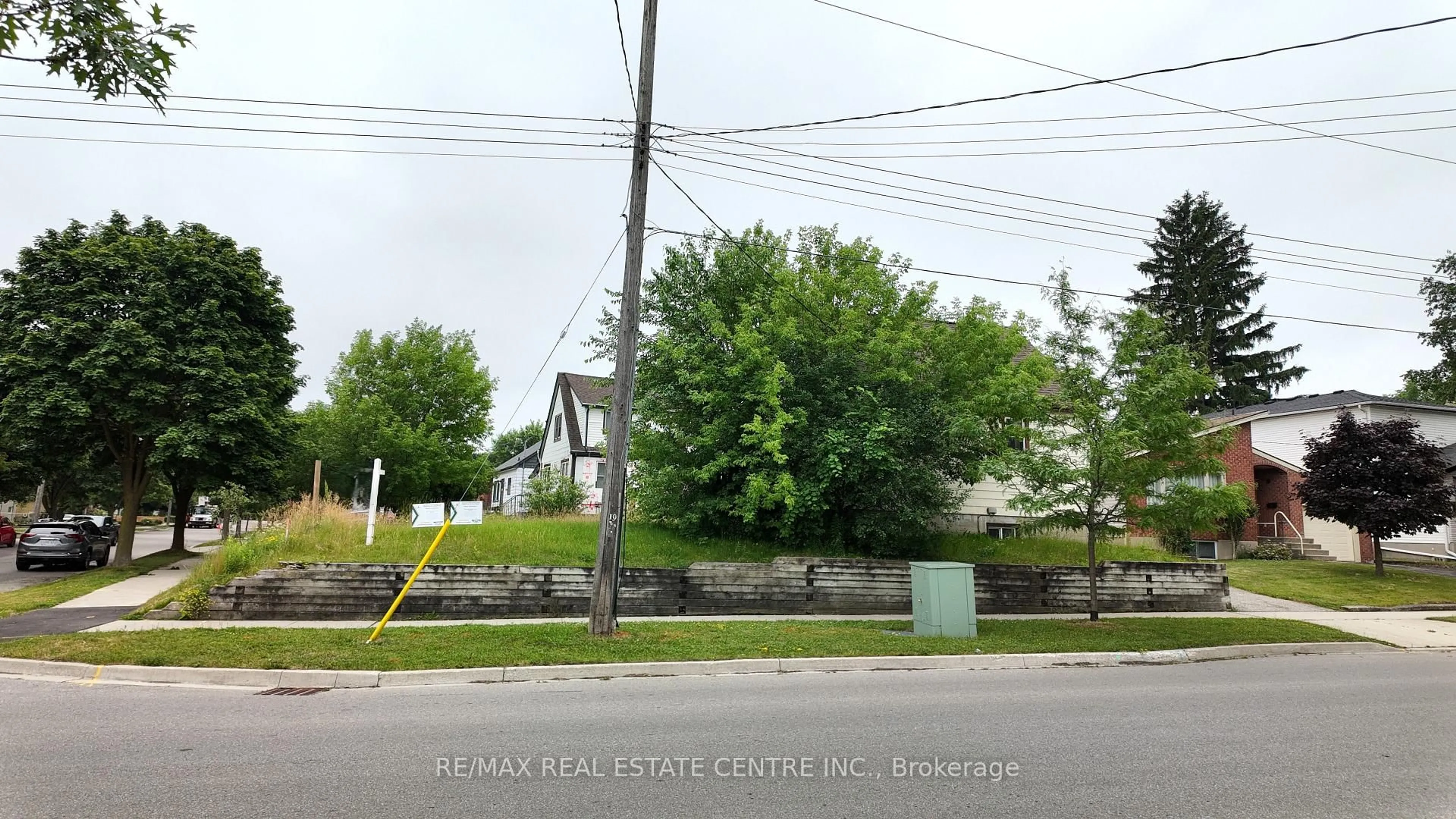 Unknown for 439 Alice Ave, Kitchener Ontario N2M 2A3