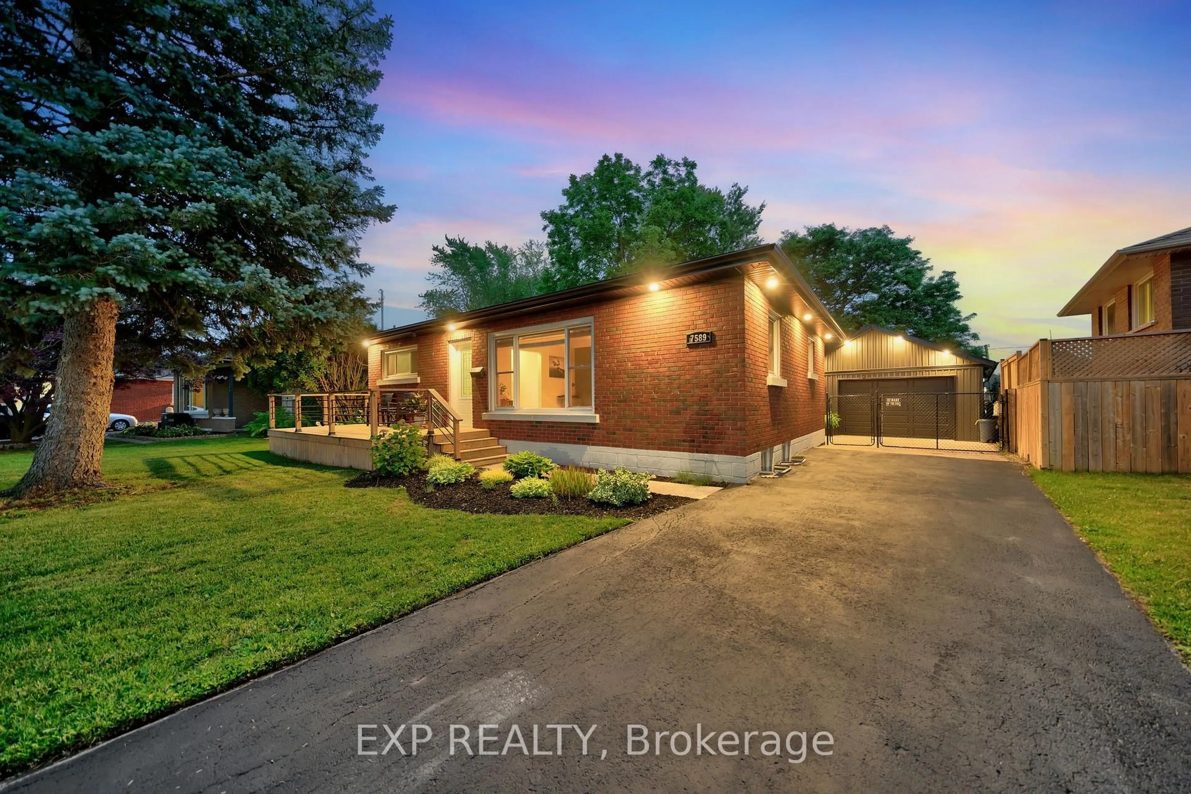 Home with brick exterior material, street for 7589 Wilson Cres, Niagara Falls Ontario L2G 4S3