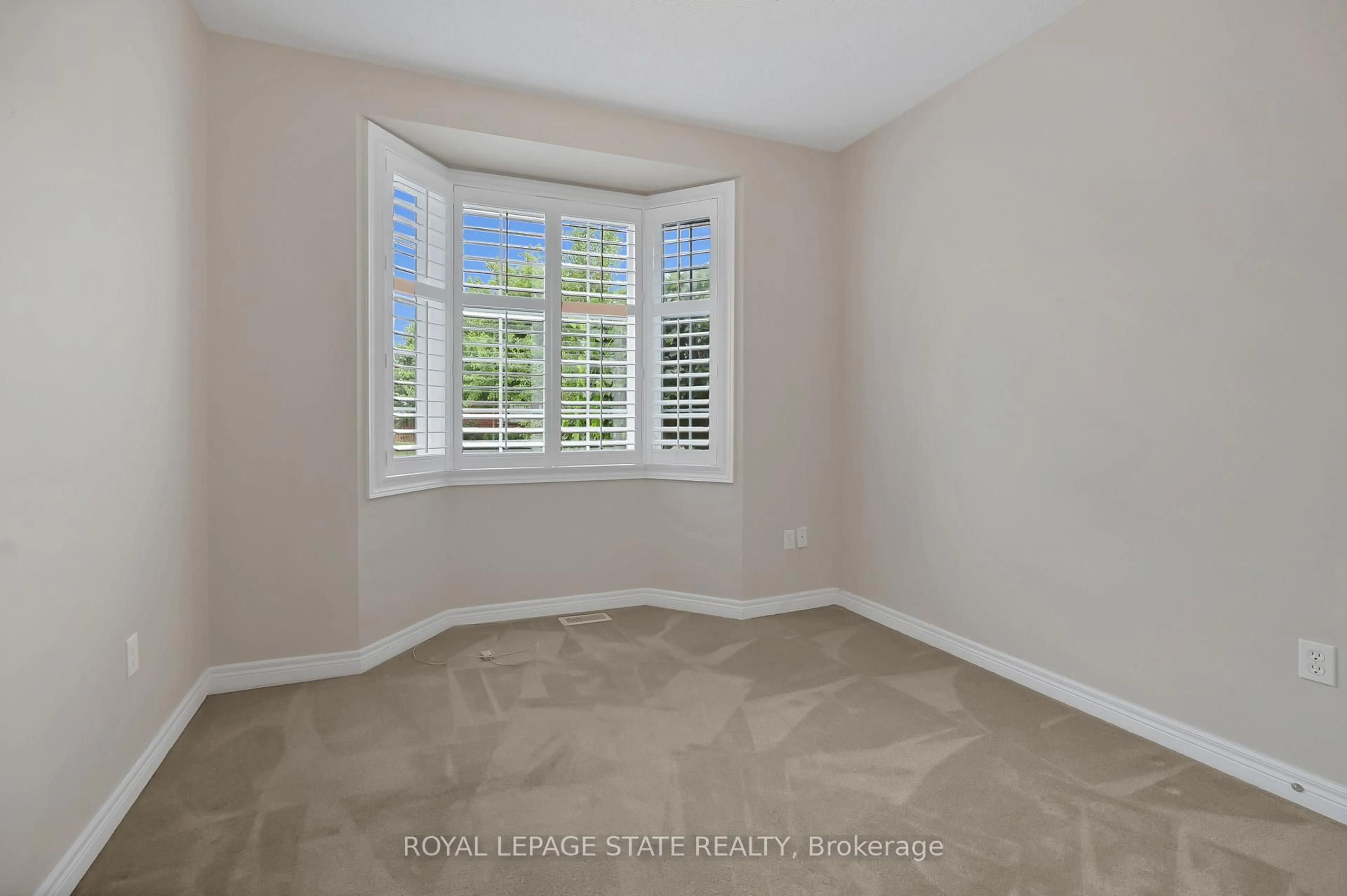 A pic of a room for 23 Northernbreeze St, Hamilton Ontario L0R 1W0
