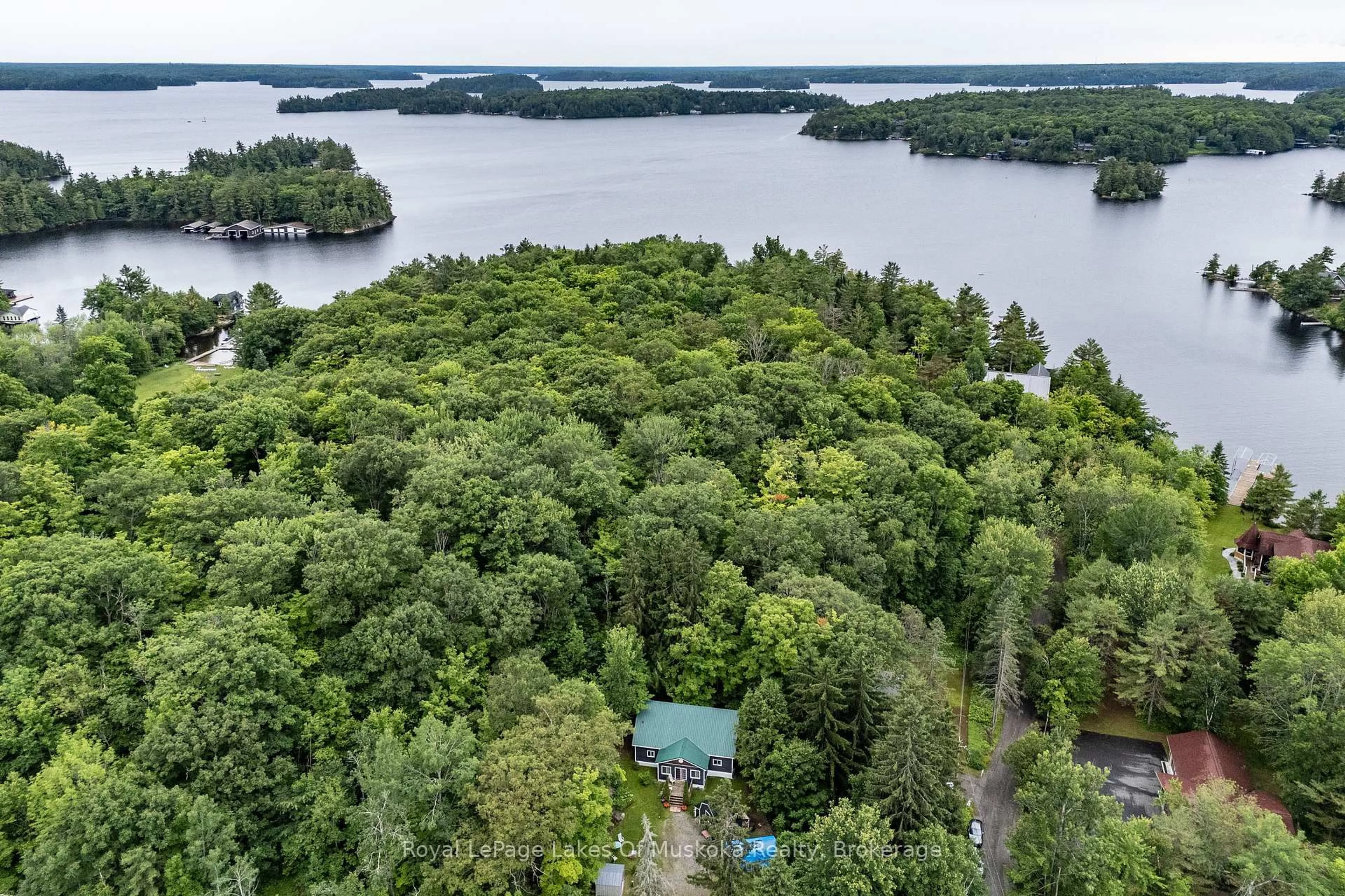 A pic from outside/outdoor area/front of a property/back of a property/a pic from drone, water/lake/river/ocean view for 2709 Muskoka District 118 Rd, Muskoka Lakes Ontario P0B 1J0