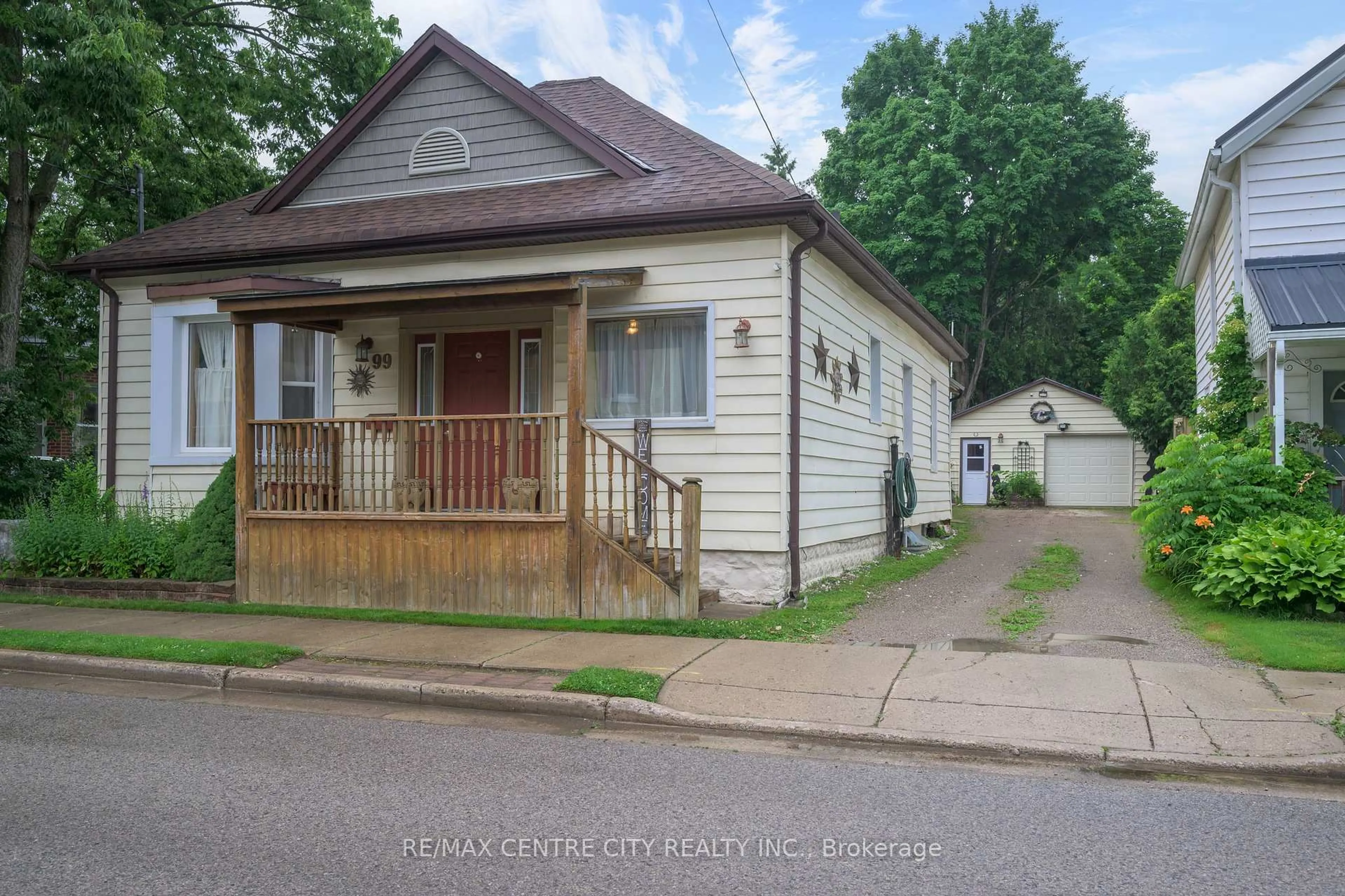 A pic from outside/outdoor area/front of a property/back of a property/a pic from drone, street for 99 Wilson Ave, London North Ontario N6H 1X8
