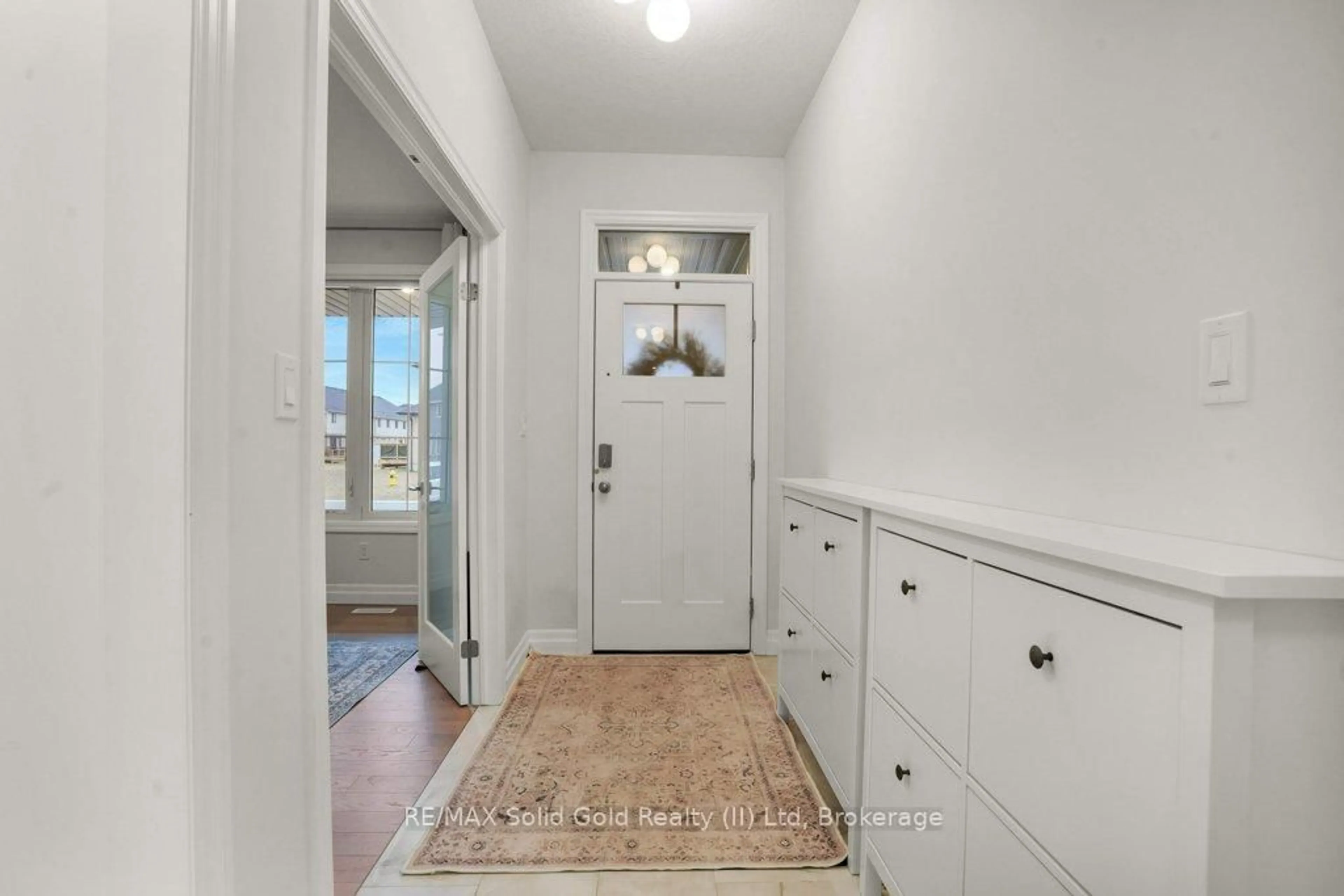 Indoor entryway for 11 Keba Cres, Tillsonburg Ontario N4G 0K6