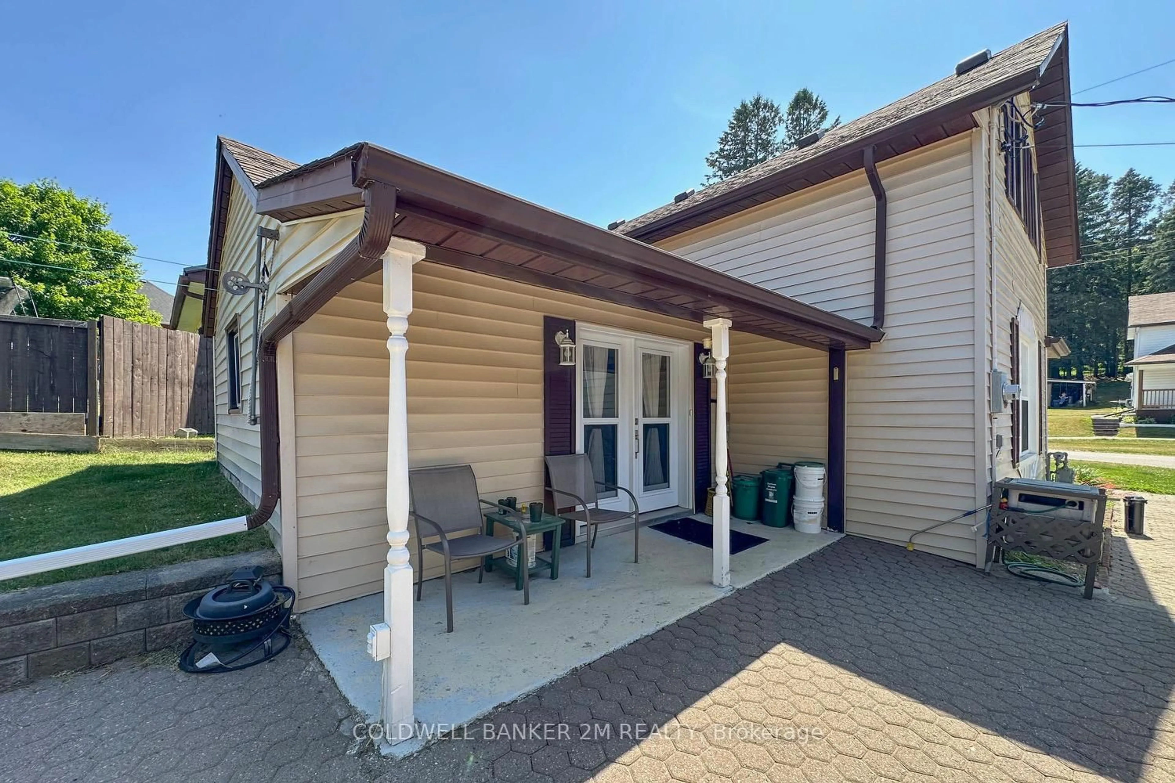 Unknown for 10 Amelia St, Kawartha Lakes Ontario L0A 1K0