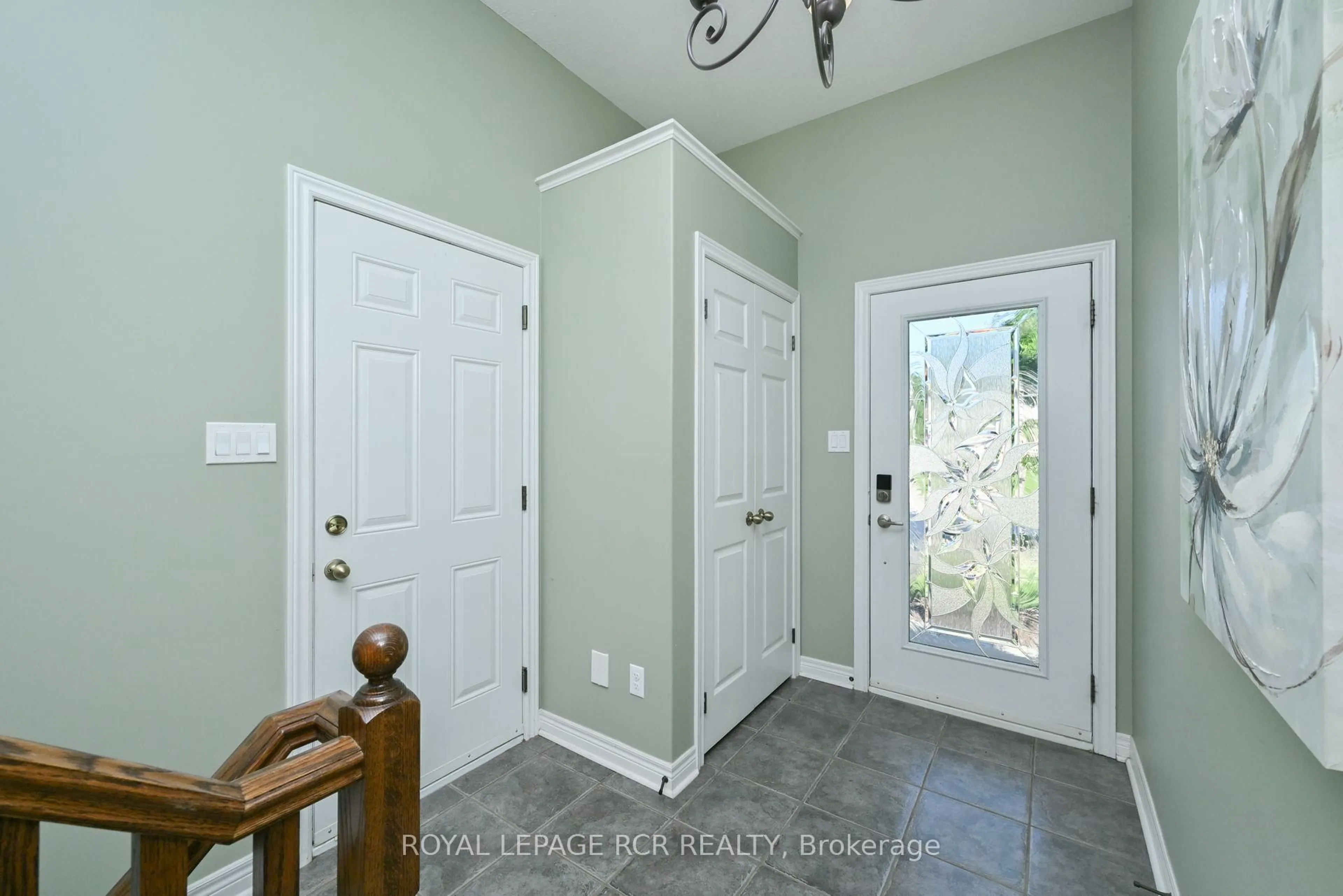 Indoor entryway for 50 Sheffield St, Southgate Ontario N0C 1B0