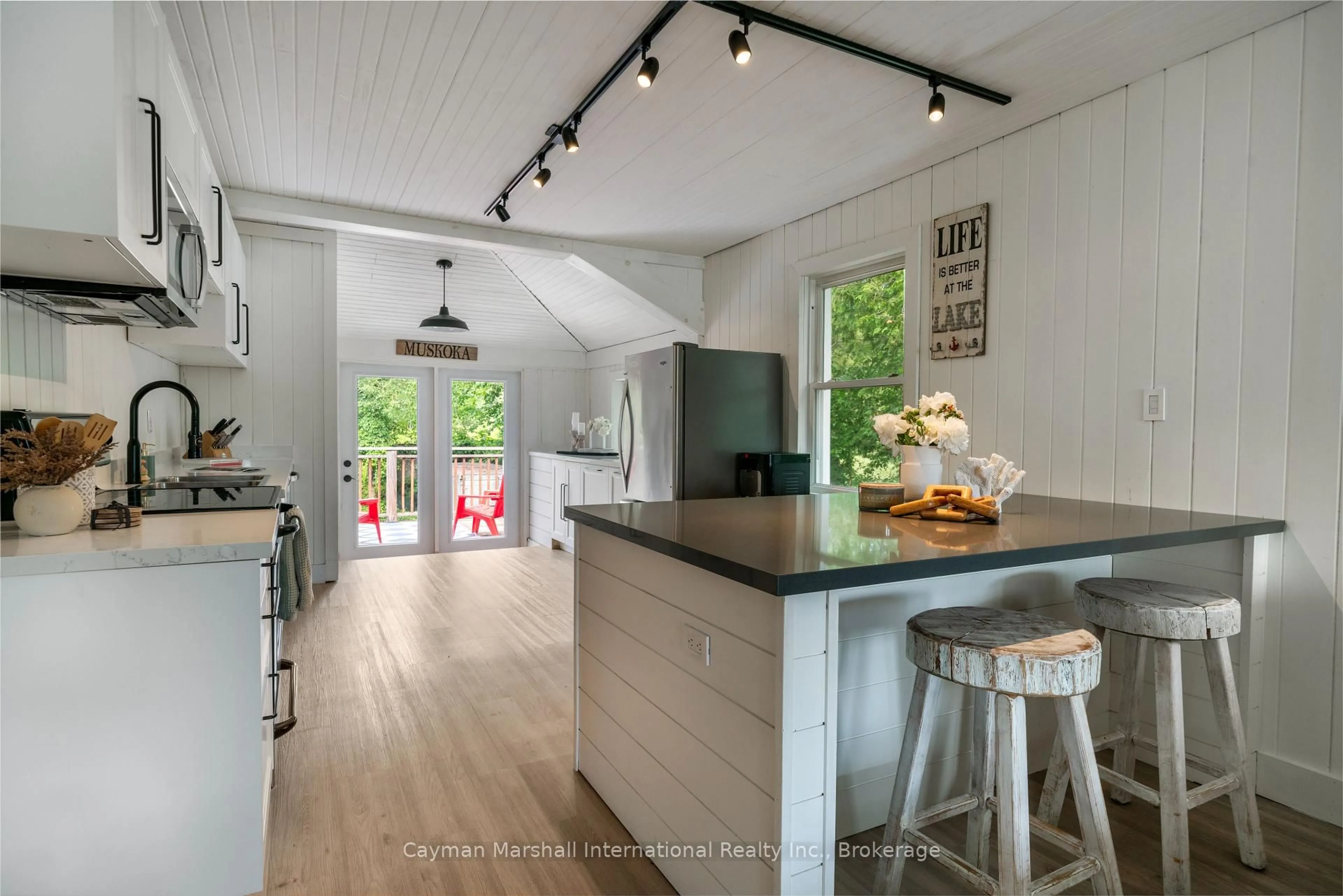 Open concept kitchen, unknown for 1106 Beaumaris Rd, Muskoka Lakes Ontario P1L 0M8