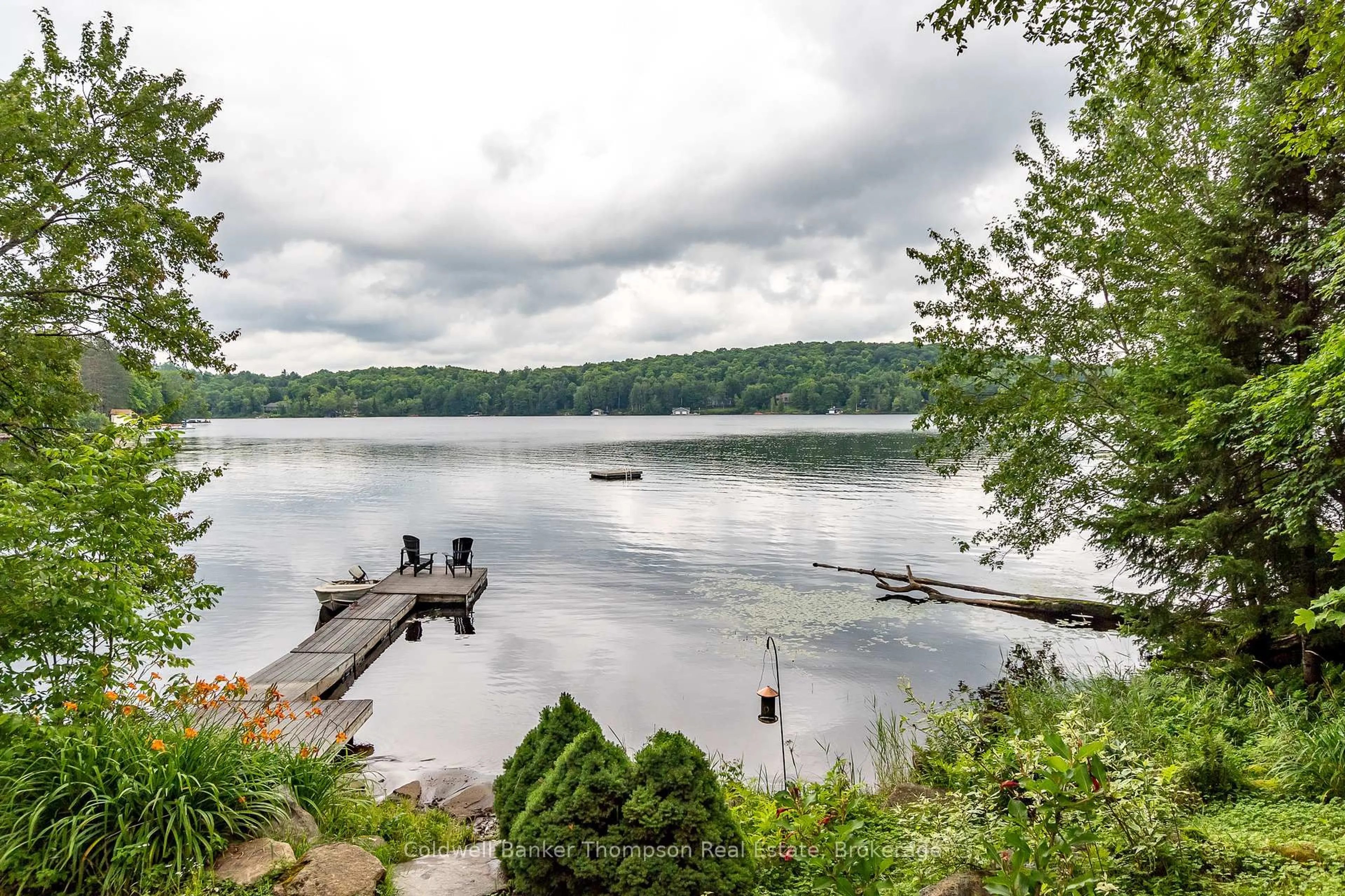 Patio, water/lake/river/ocean view for 18 PORT VERNON Lane, Huntsville Ontario P1H 2J2