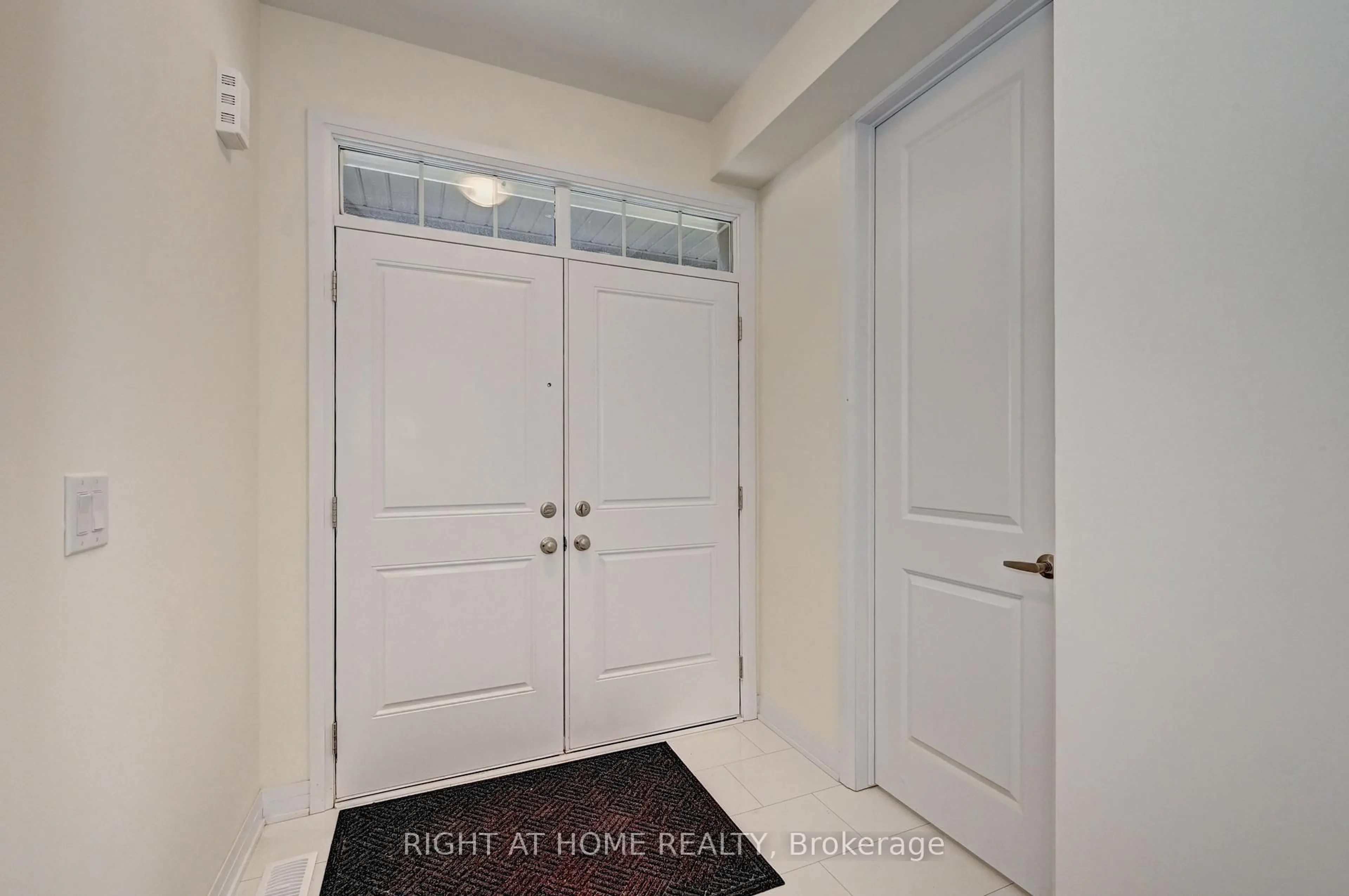 Indoor entryway for 409 Adelaide St, Wellington North Ontario N0G 1A0