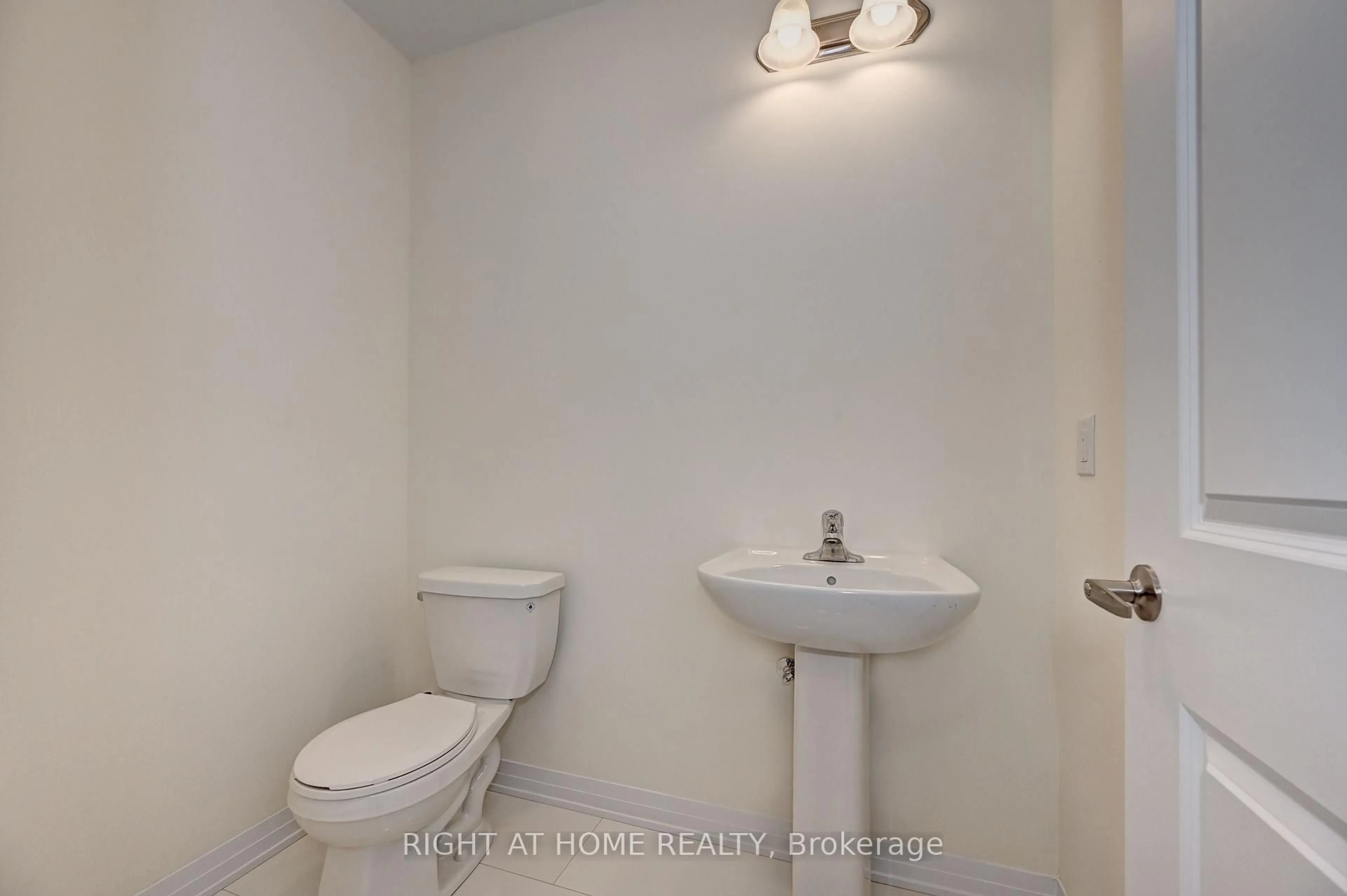 A pic of a room for 409 Adelaide St, Wellington North Ontario N0G 1A0