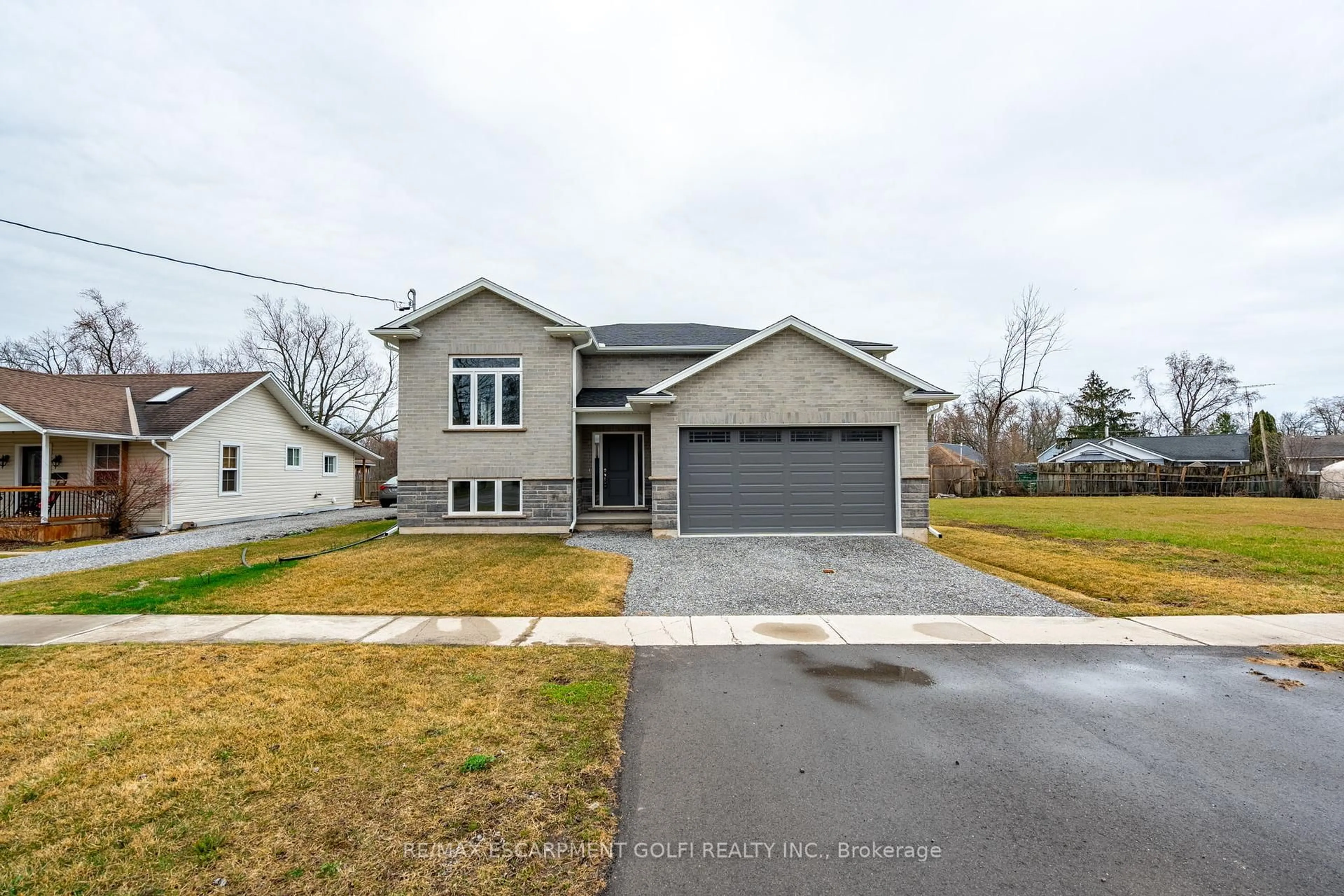 Unknown for 735 Dominion Rd, Fort Erie Ontario L2A 1G9