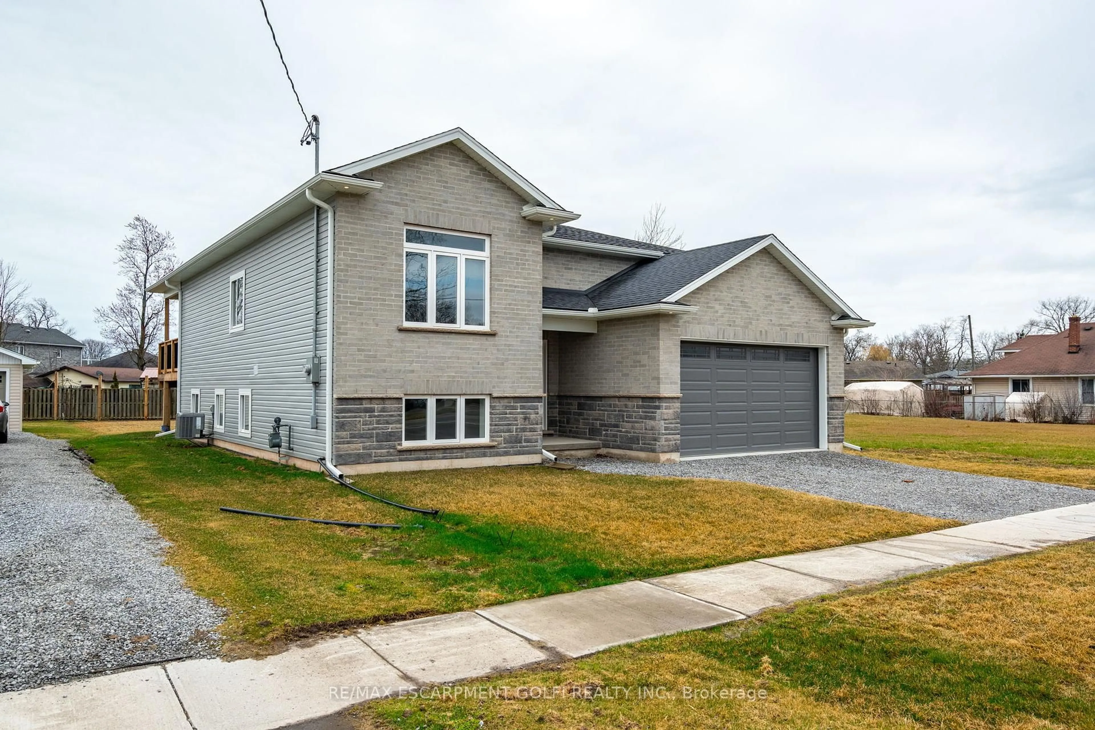 Unknown for 735 Dominion Rd, Fort Erie Ontario L2A 1G9