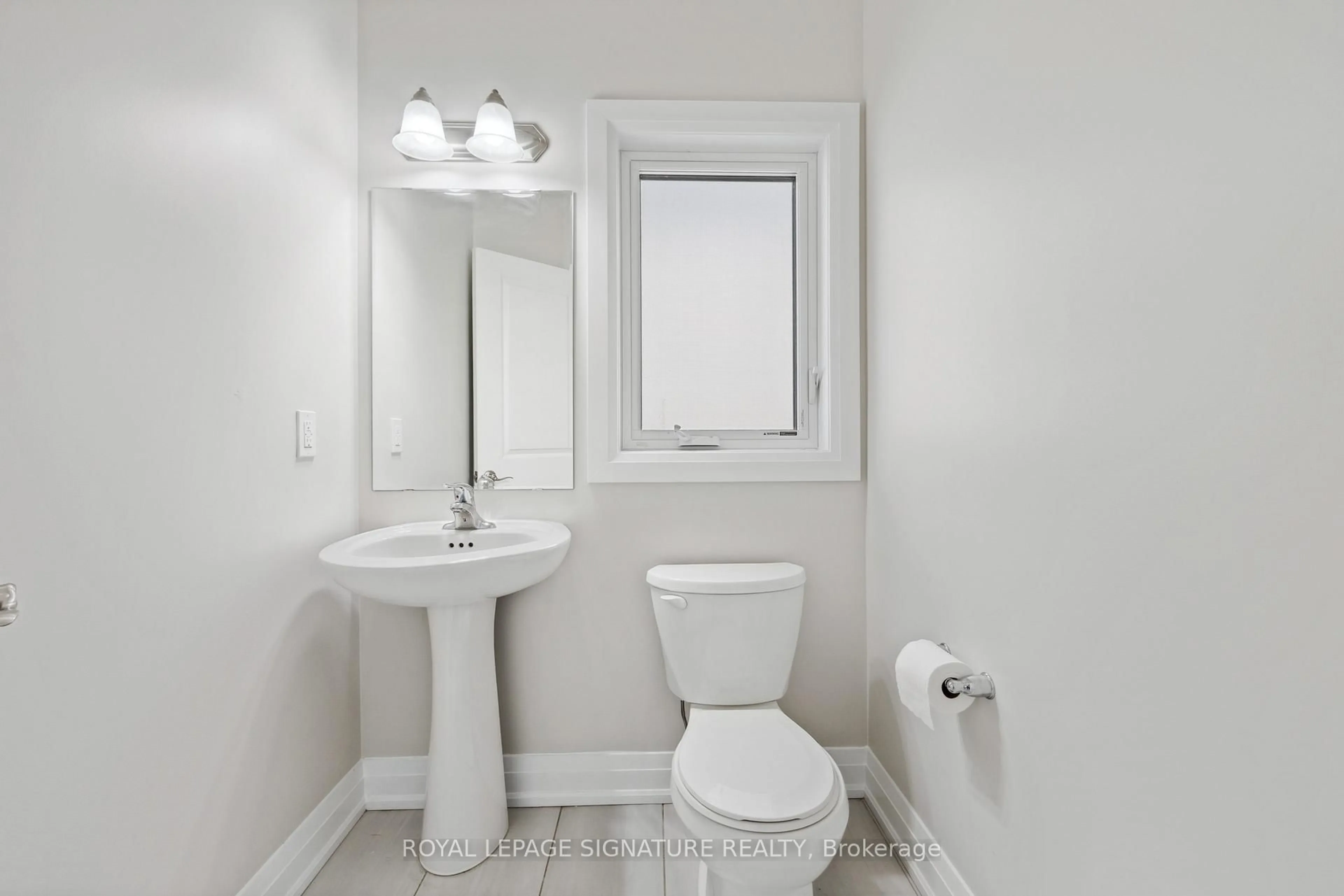 Standard bathroom, ceramic/tile floor for 135 Ian Ormston Dr, Kitchener Ontario N2P 0K3