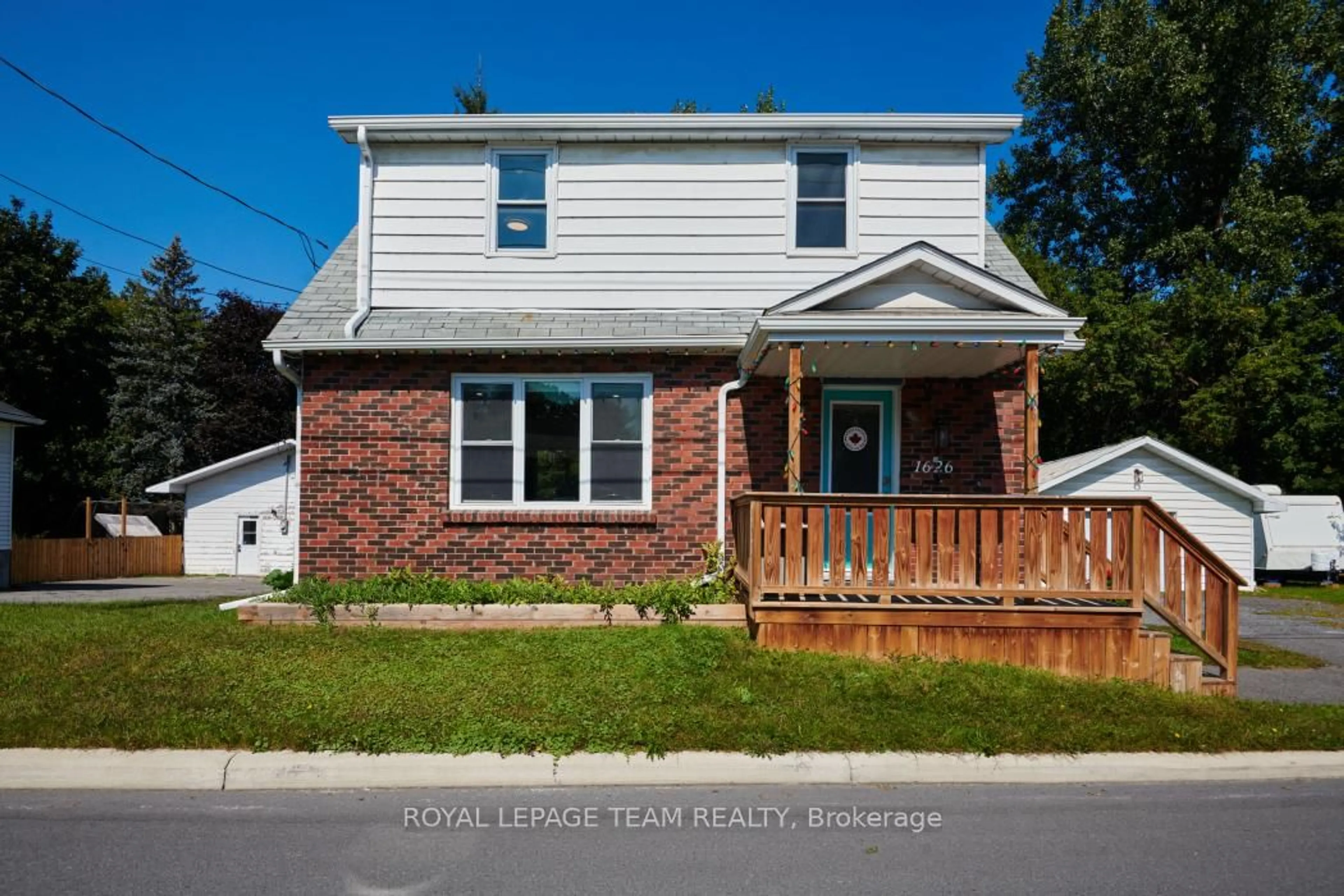 Home with brick exterior material, street for 1626 WALLACE St, Clarence-Rockland Ontario K4K 1C9