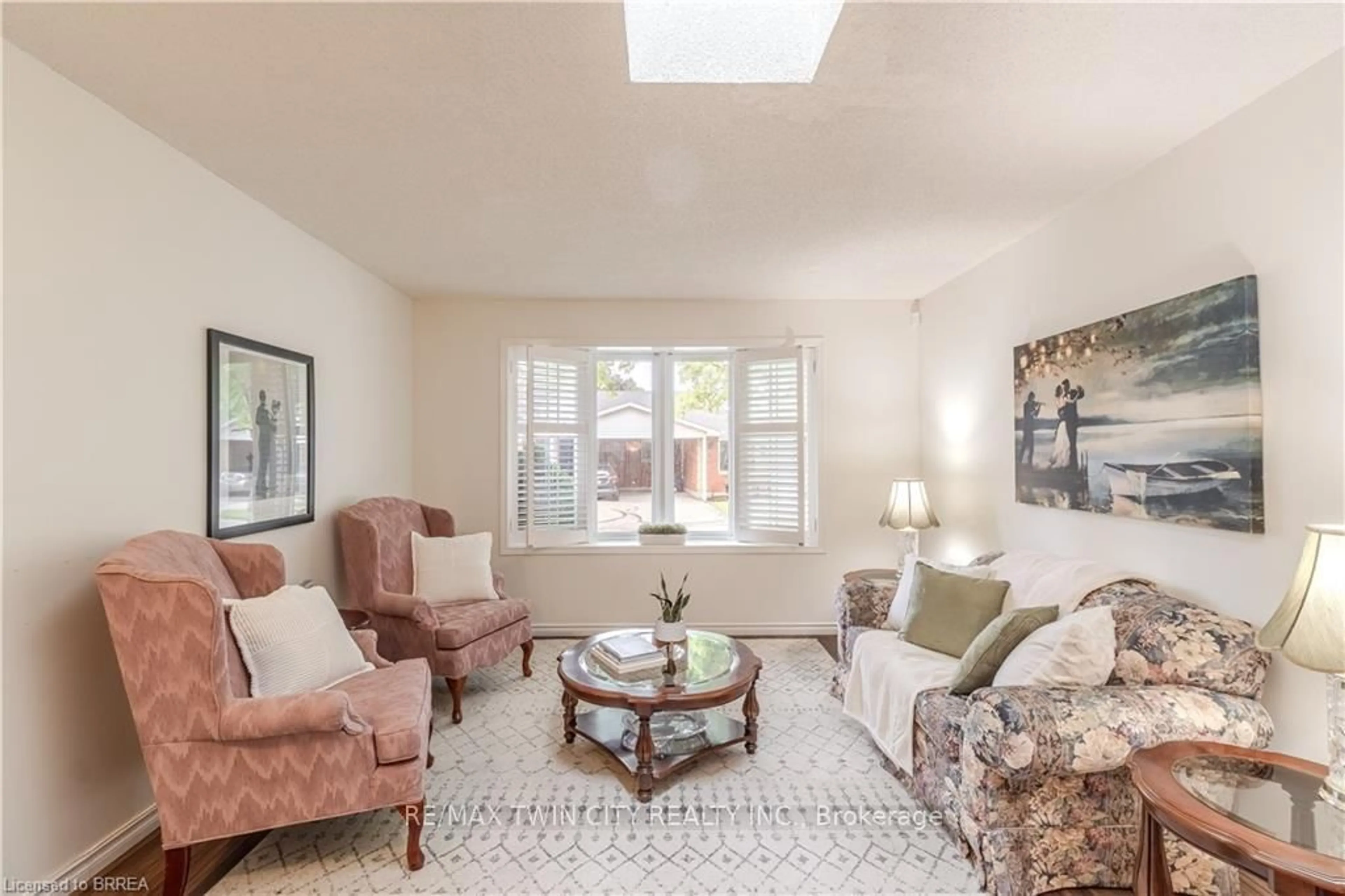 Living room with furniture, unknown for 1030 Colborne St #47, Brantford Ontario N3S 3T6