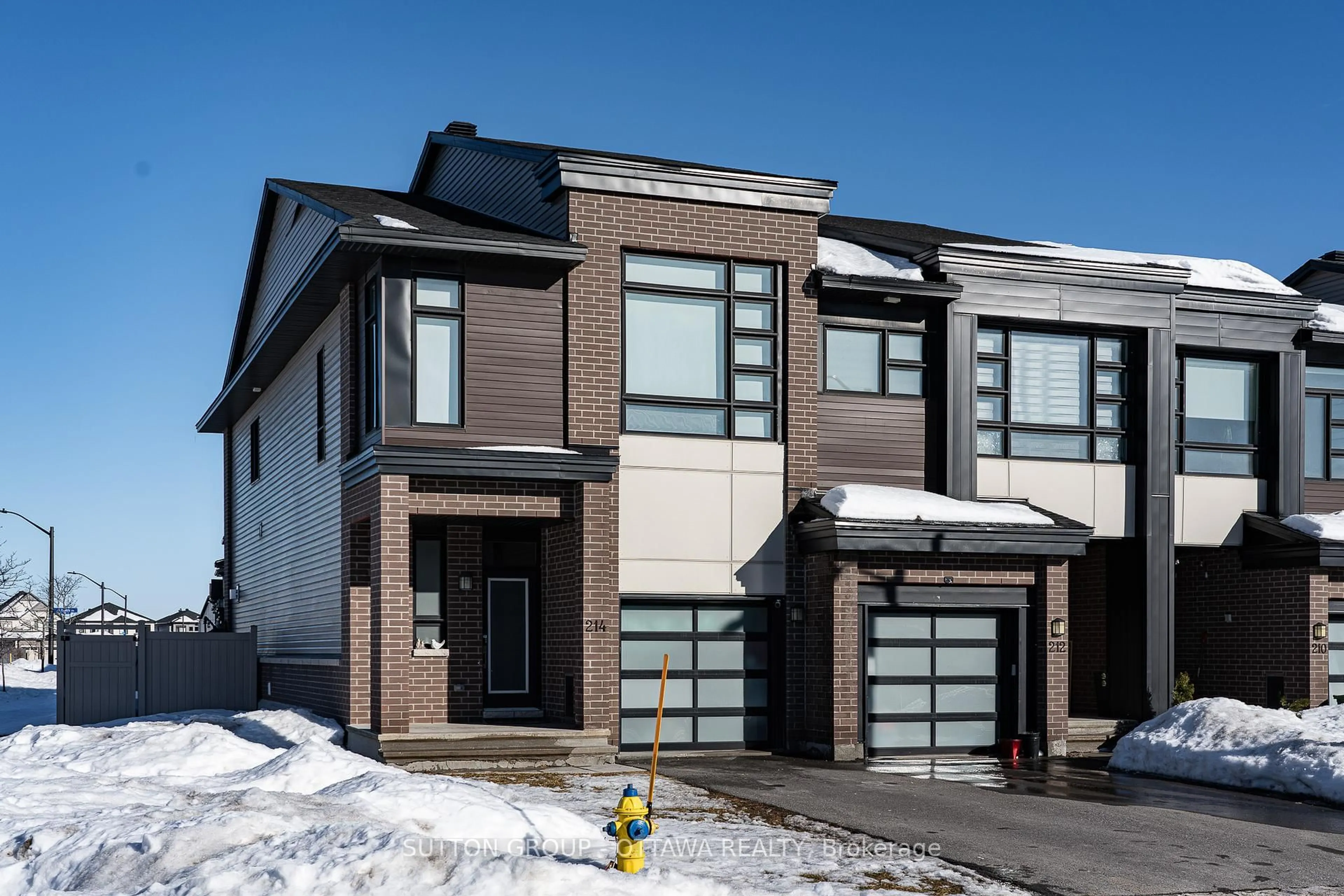 Home with brick exterior material, street for 214 Big Dipper St, Manotick Ontario K4M 0K5