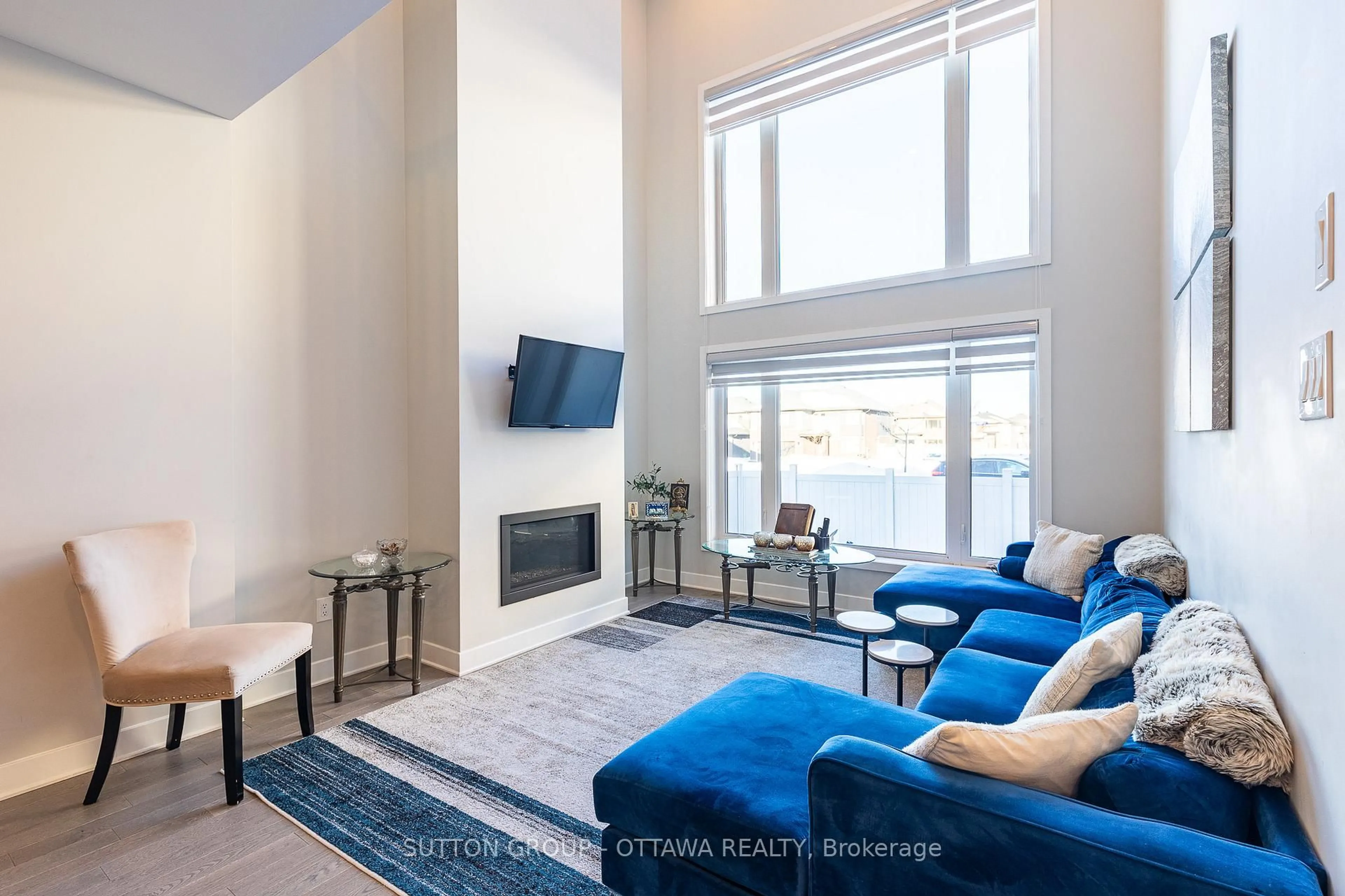 Living room with furniture, unknown for 214 Big Dipper St, Manotick Ontario K4M 0K5