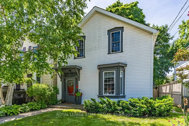 Primary image of 132 Park St