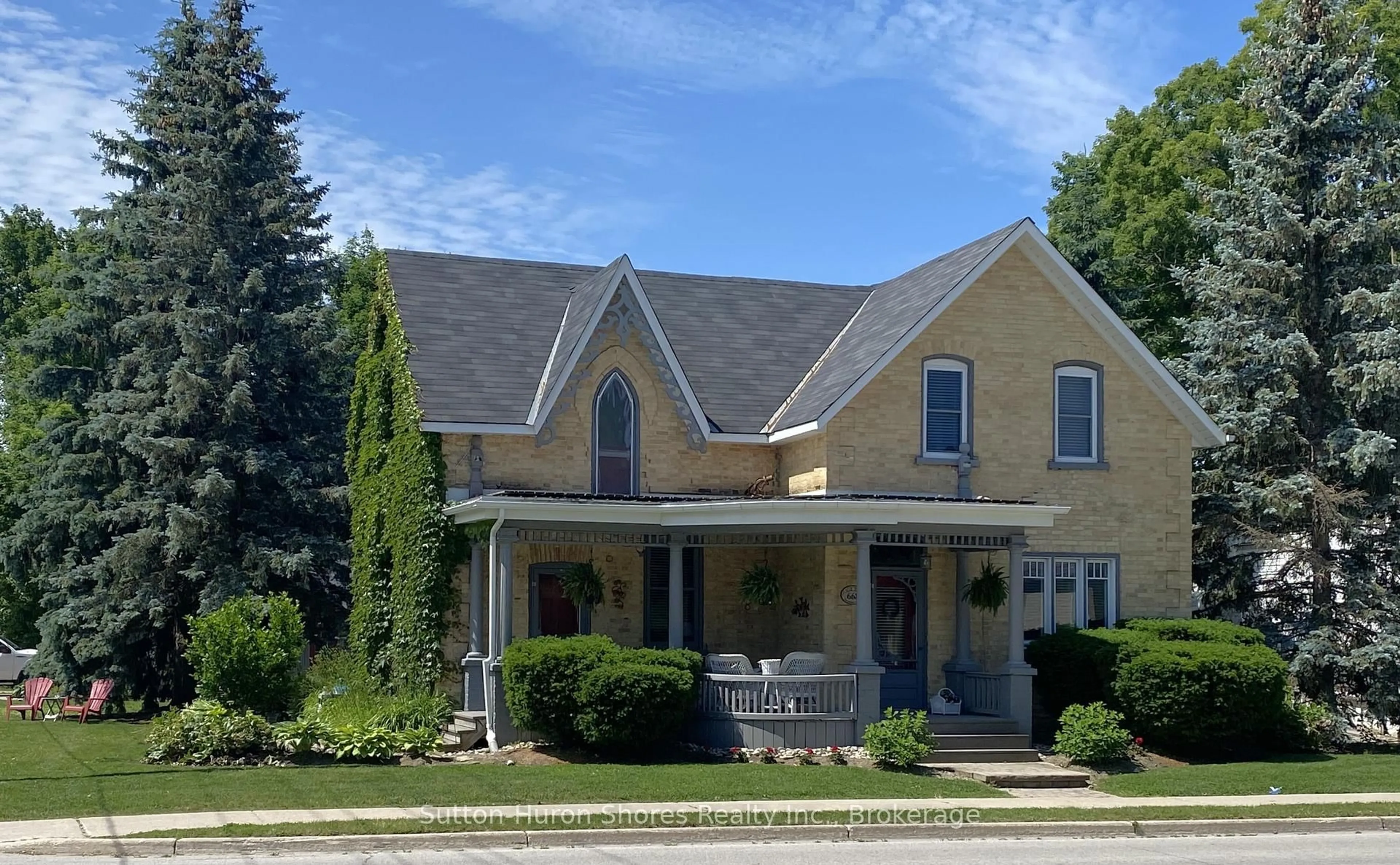 Home with vinyl exterior material, street for 668 Gustavus St, Saugeen Shores Ontario N0H 2C0