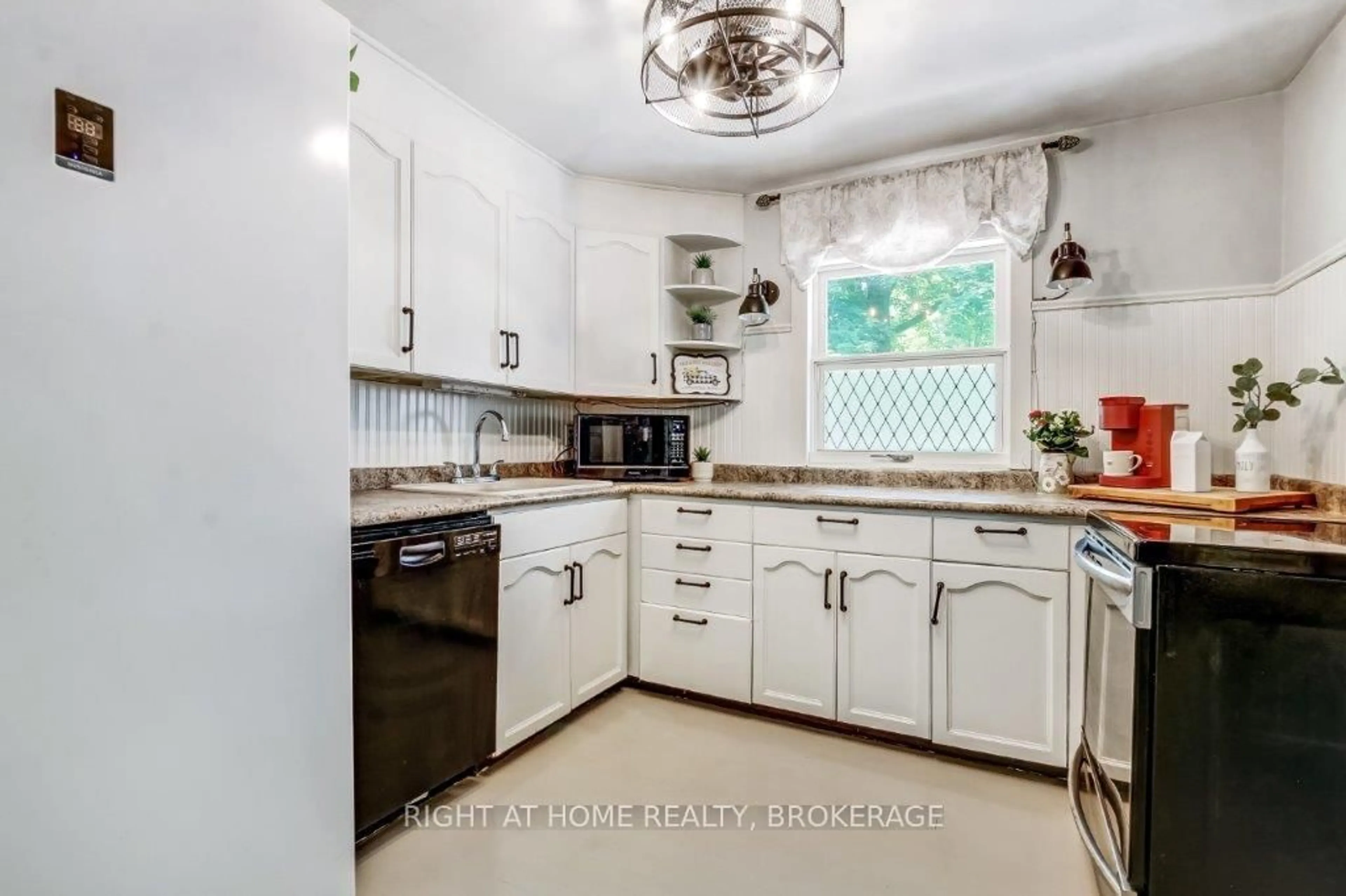 Standard kitchen, ceramic/tile floor for 20 Ross Cres, Norfolk Ontario N4B 1A6