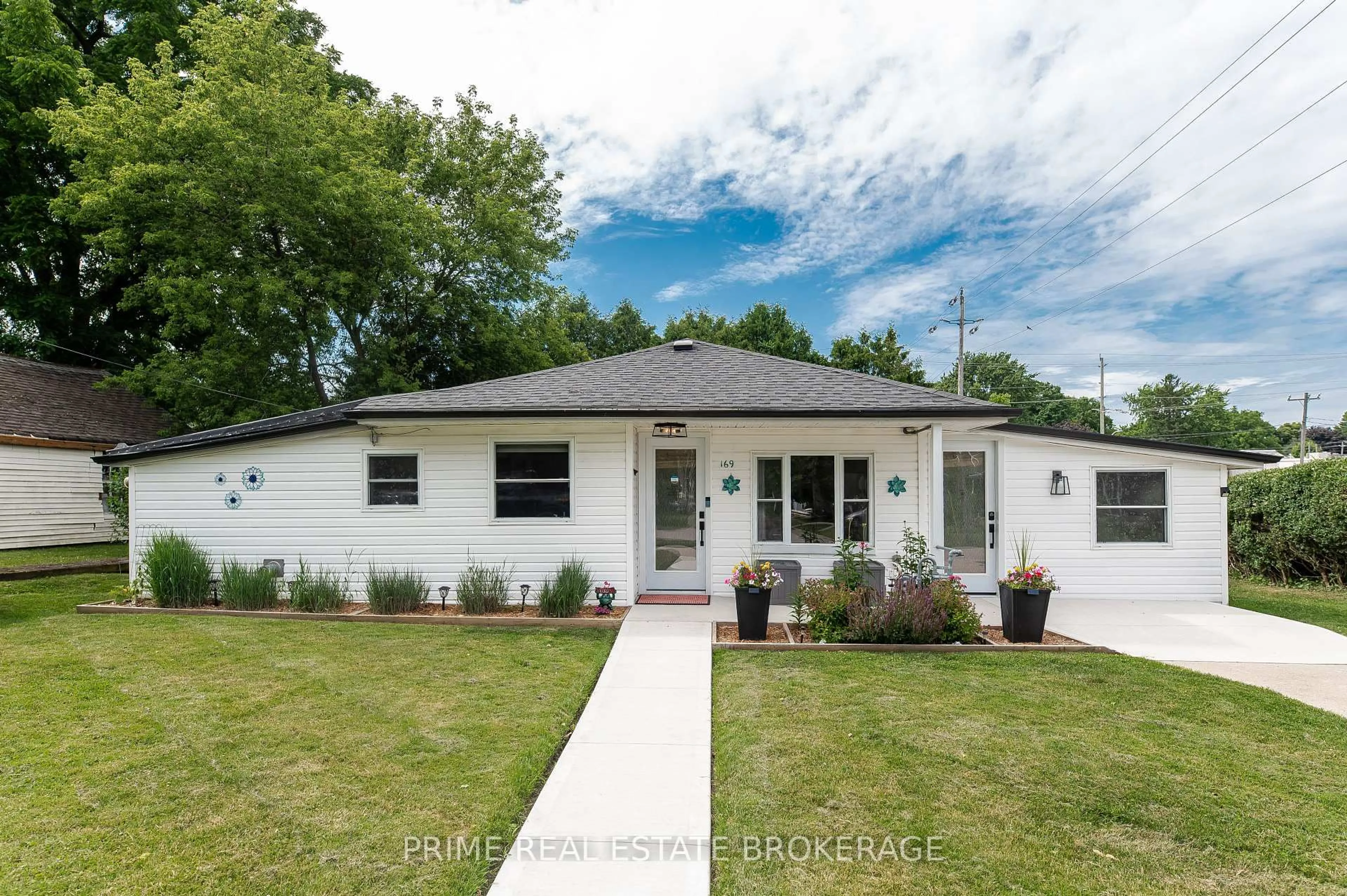 Home with vinyl exterior material, street for 169 Harper St, West Elgin Ontario N0L 2C0