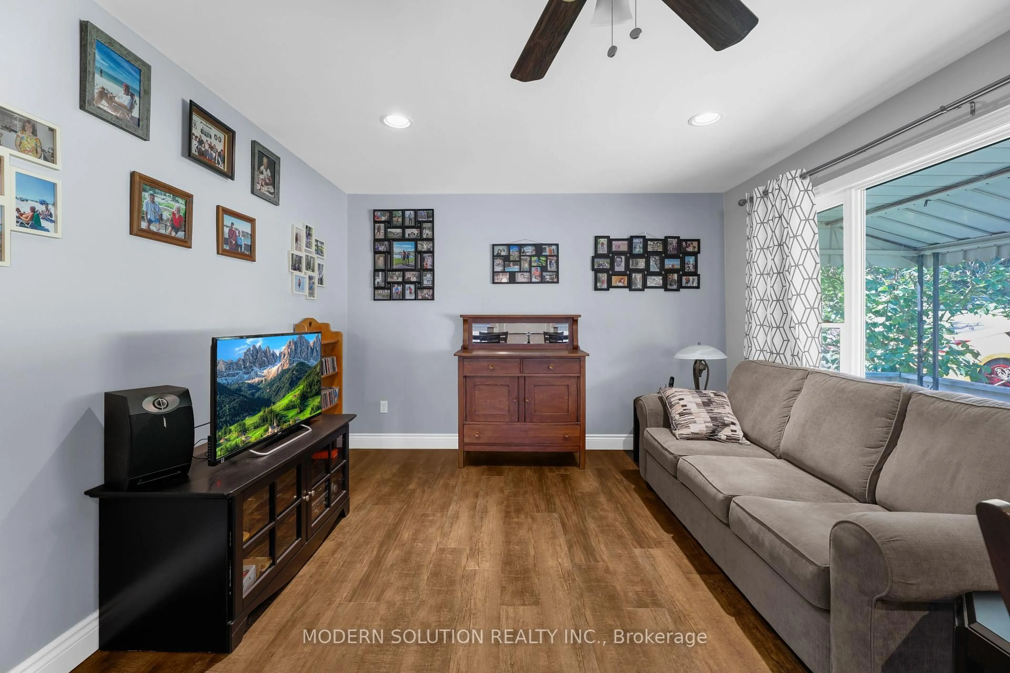 Living room with furniture, unknown for 134 CLARKE St, Woodstock Ontario N4S 7M7