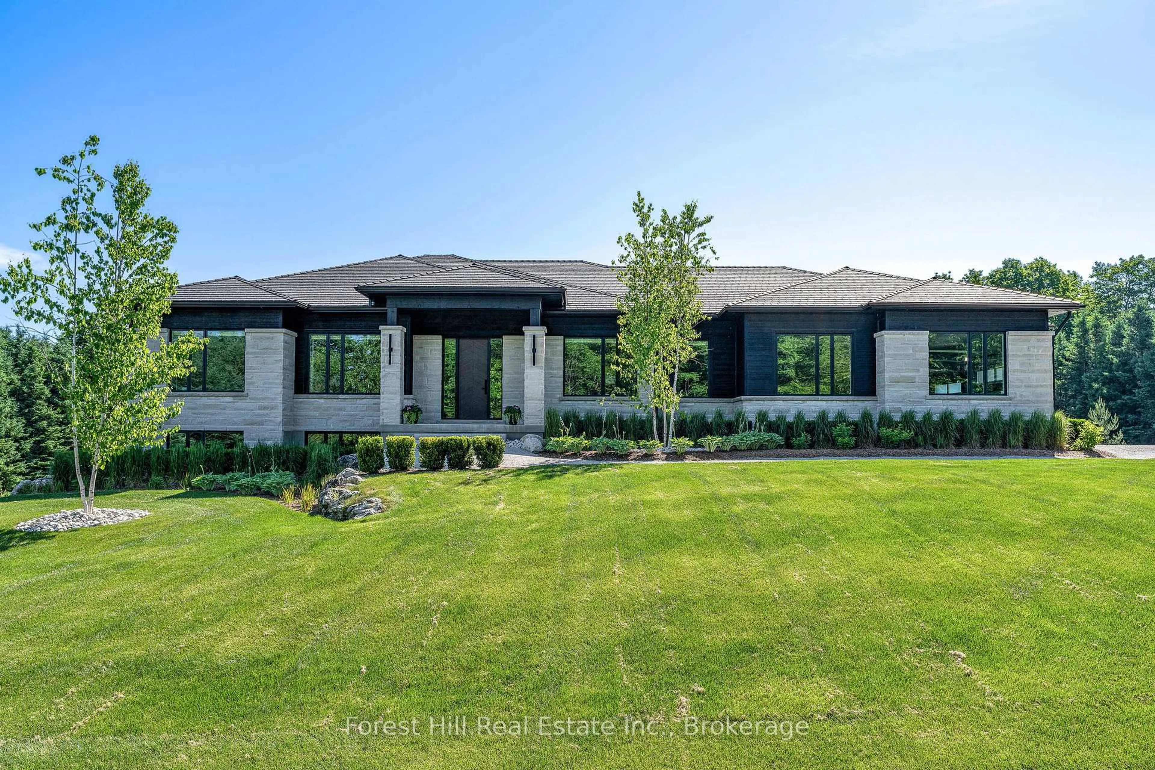 Home with brick exterior material, unknown for 147 Blue Jay Cres, Grey Highlands Ontario N0C 1H0
