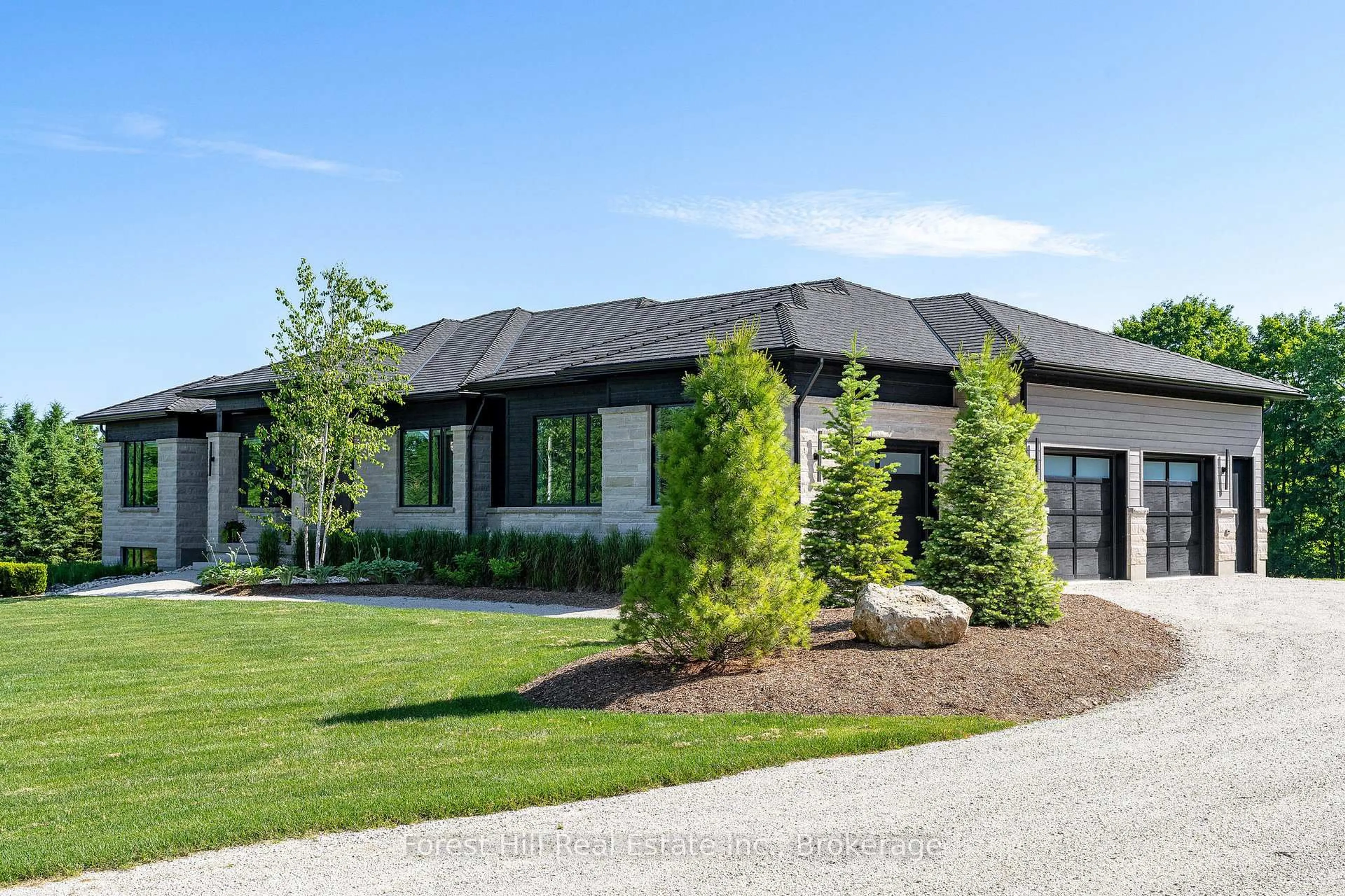 Home with brick exterior material, unknown for 147 Blue Jay Cres, Grey Highlands Ontario N0C 1H0