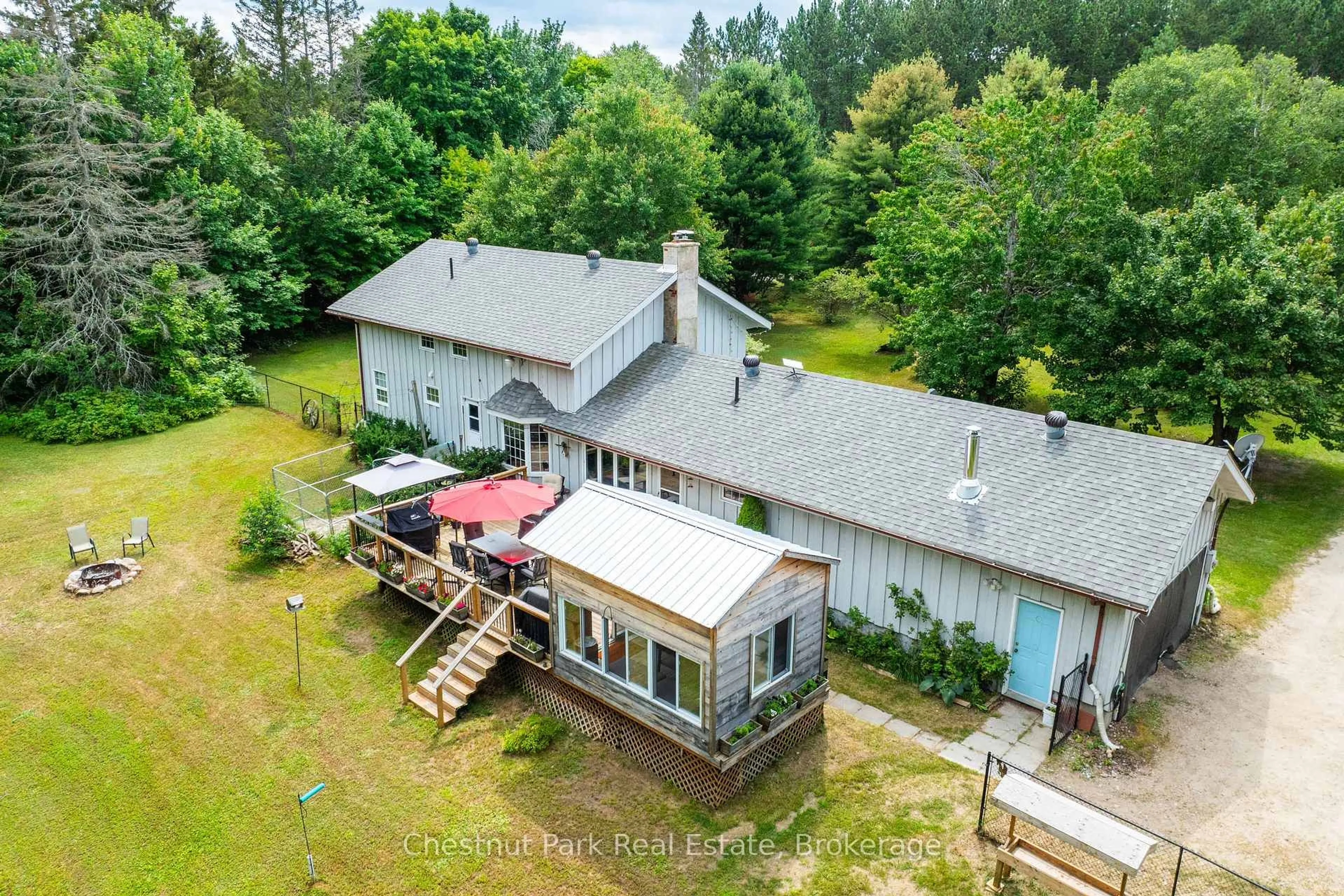 A pic from outside/outdoor area/front of a property/back of a property/a pic from drone, water/lake/river/ocean view for 269 Old Muskoka Rd, Machar Ontario P0A 1H0