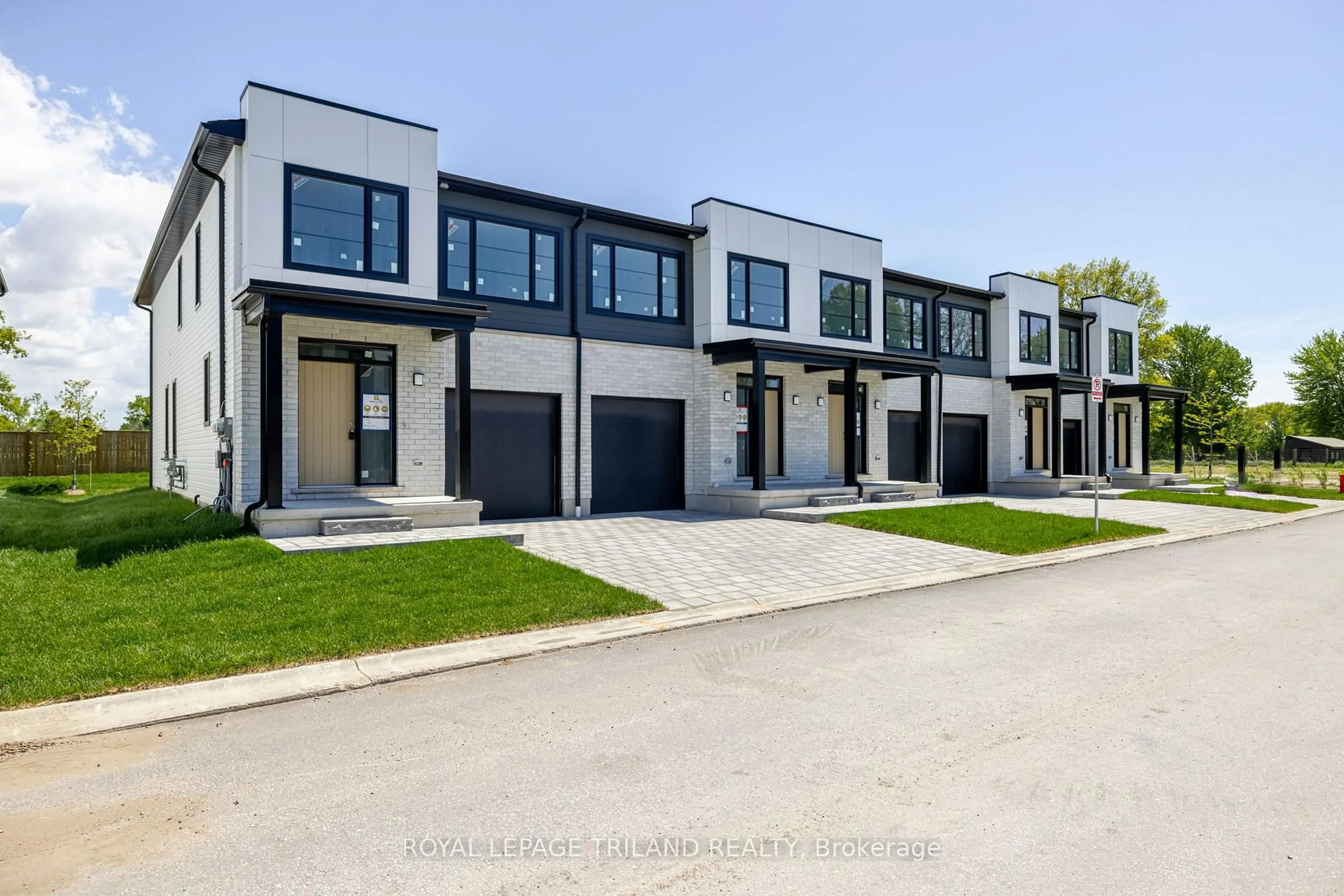 Unknown for 101 SWALES Ave #2, Strathroy-Caradoc Ontario N7G 0C1